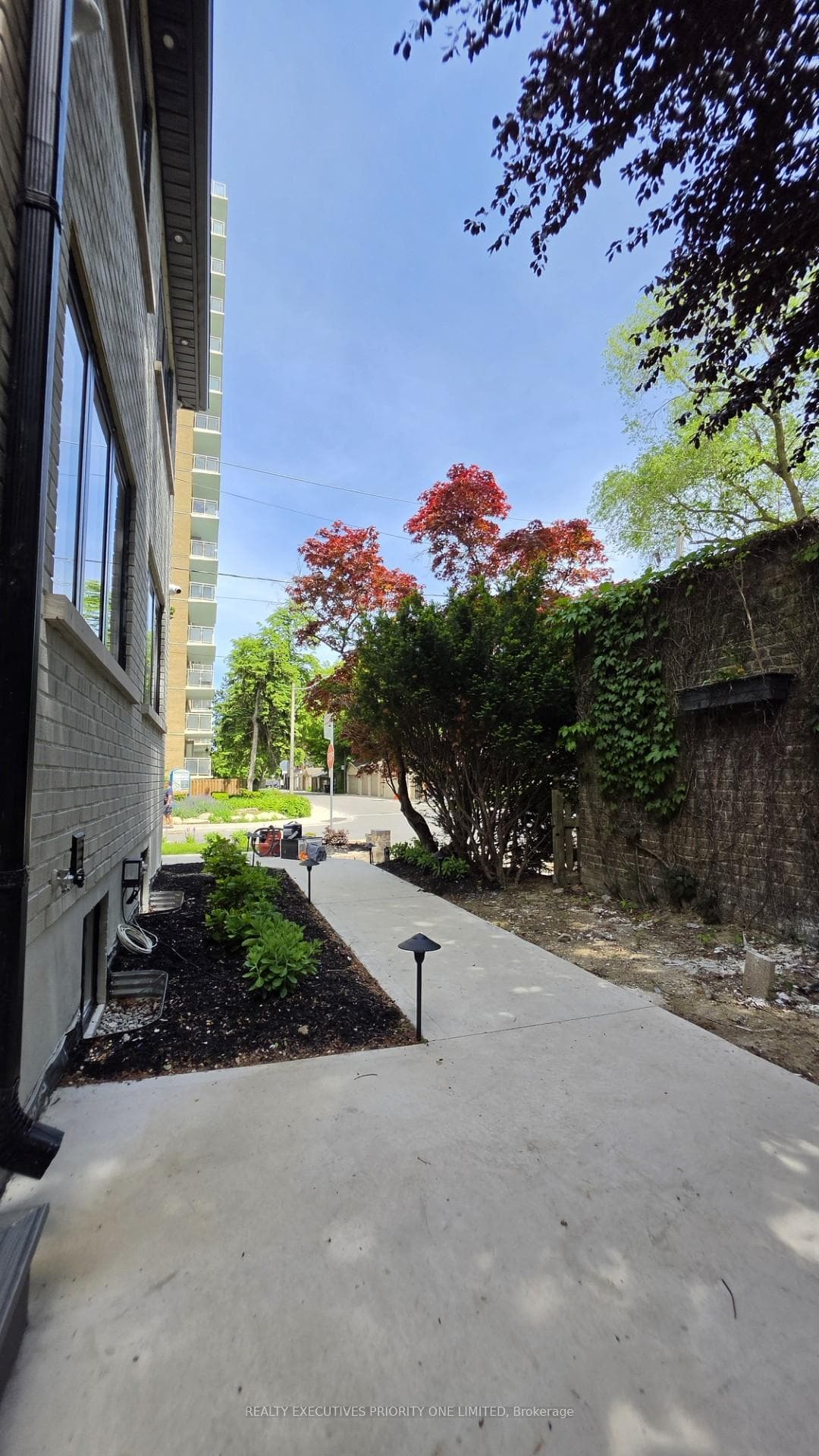 10 Lascelles Boulevard Unit Main photo 2