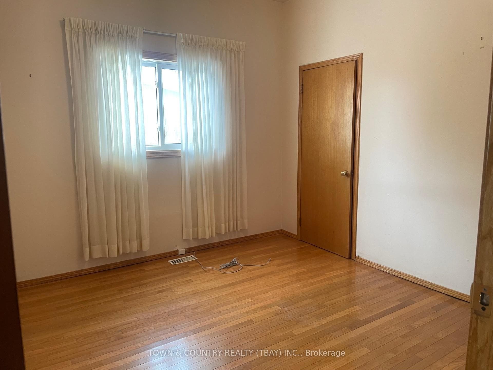 229 Villa Street photo 4