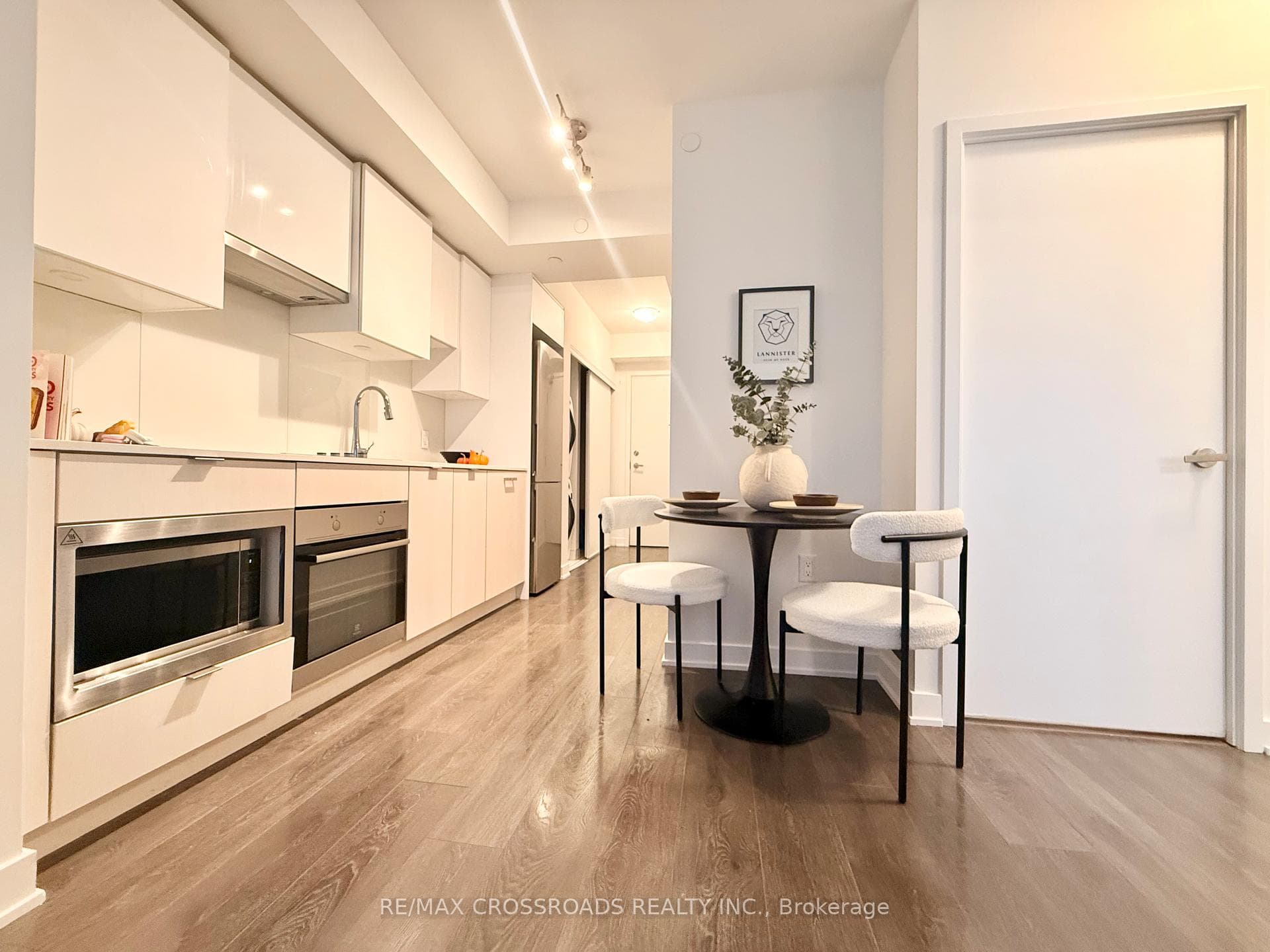 195 Redpath Avenue Unit 2301 photo 6
