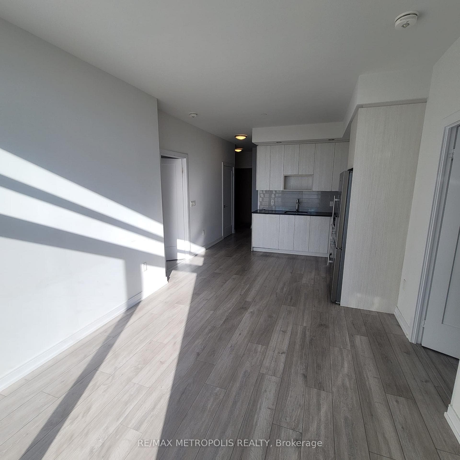 225 Village Green Square Unit PH06 photo 10