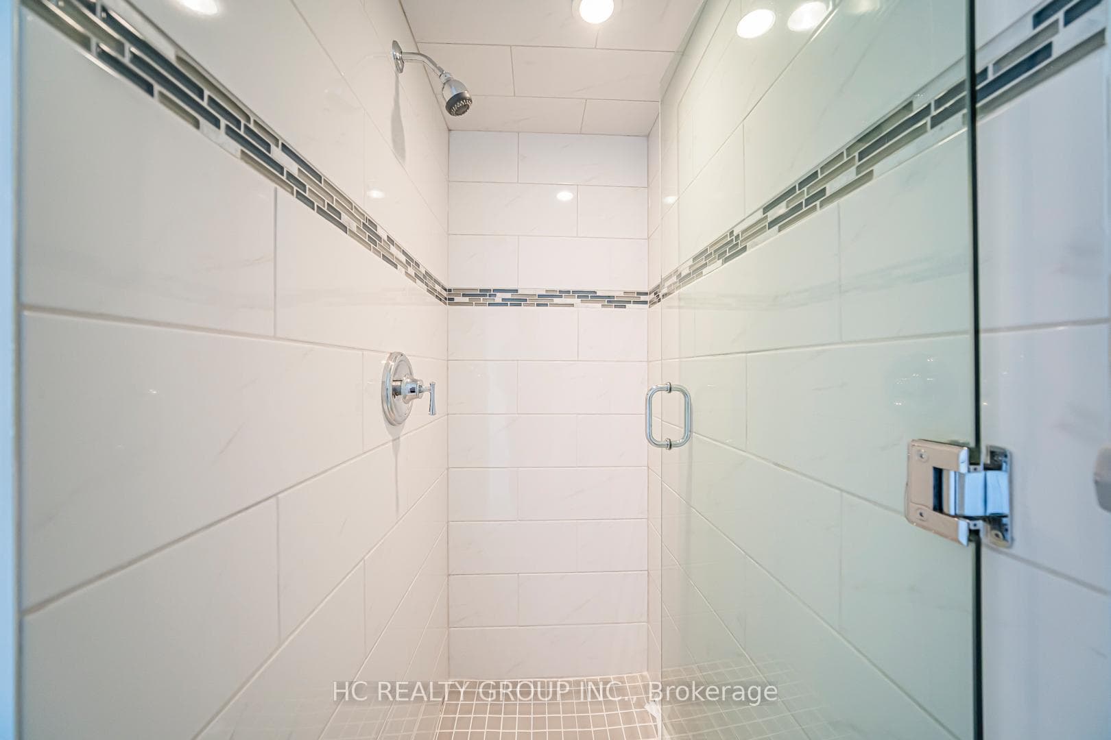 2066 Pineview Drive photo 32