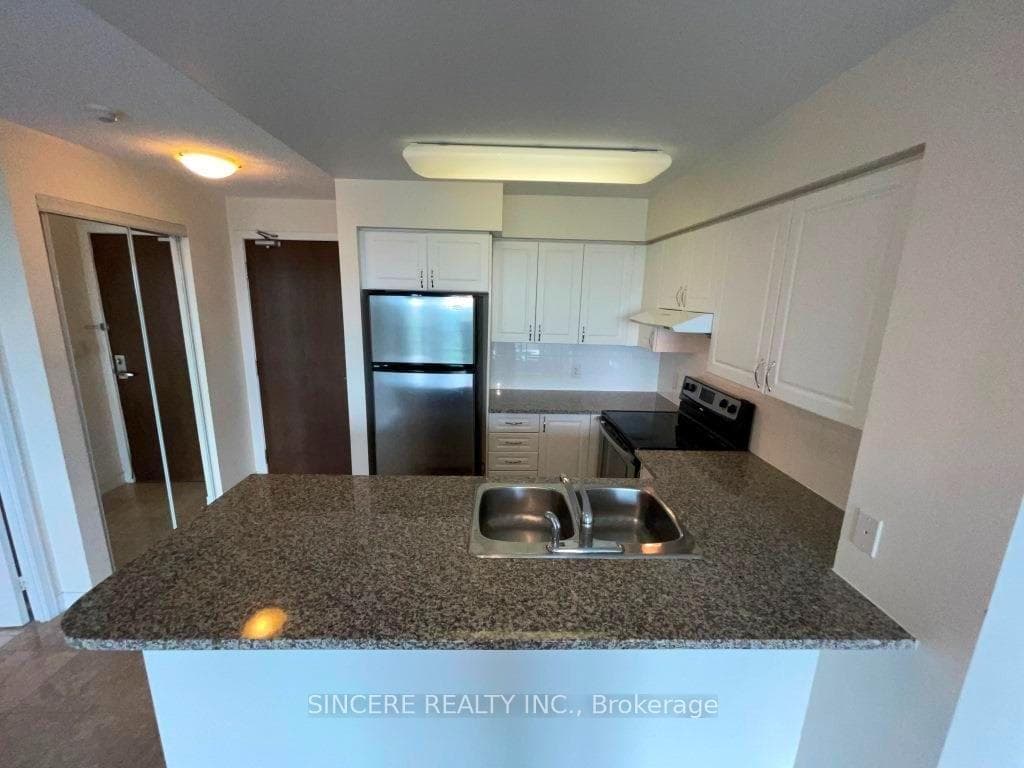 35 Hollywood Avenue Unit 1922 photo 9