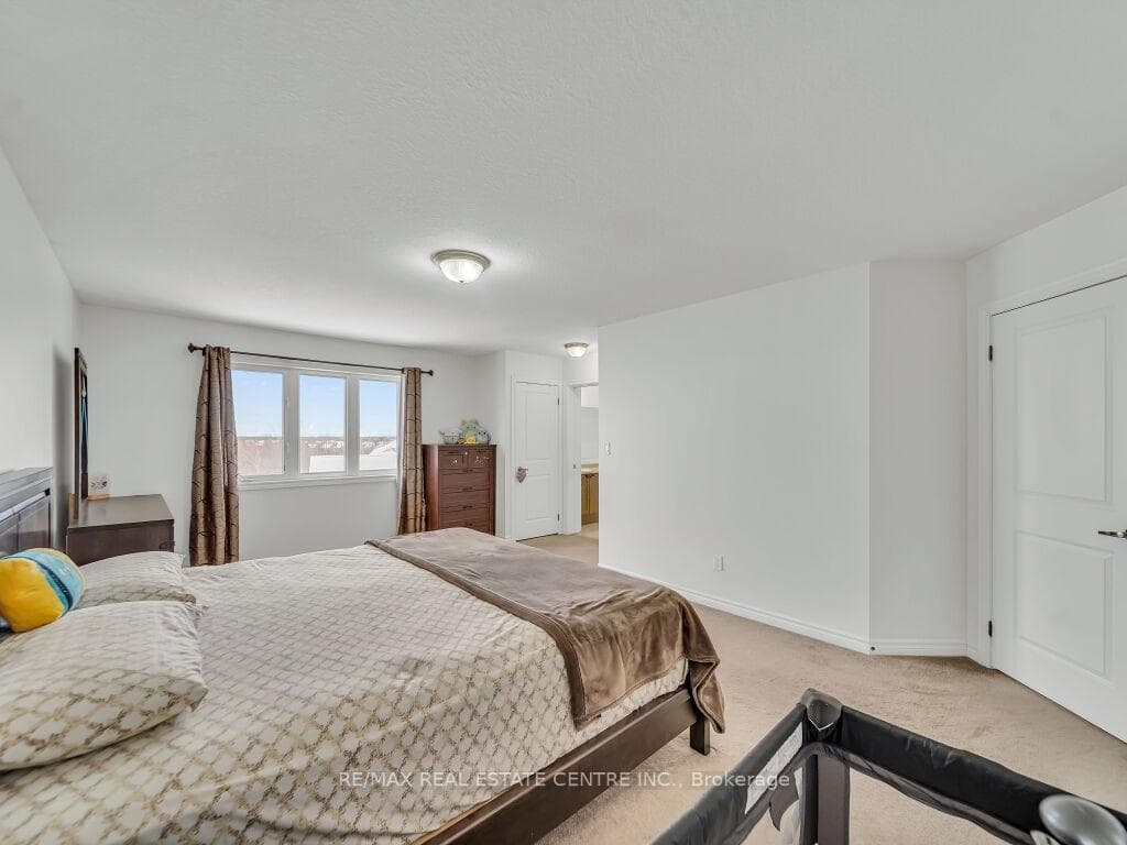 3 Creighton Avenue photo 28