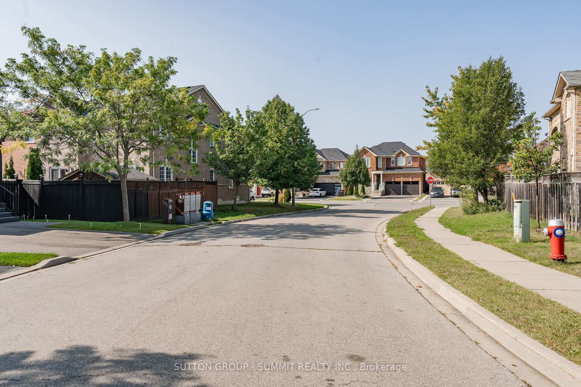 64 KNIGHTSWOOD Crescent photo 40