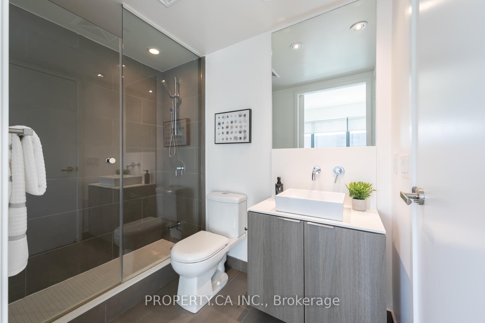 159 Dundas Street Unit 609 photo 21