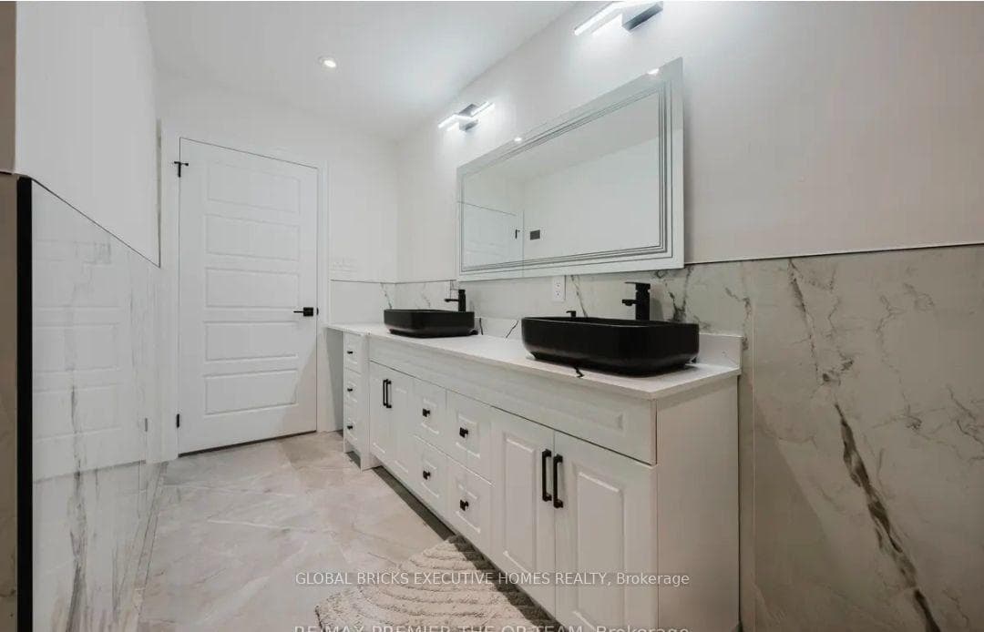 99 Benjamin Drive photo 20