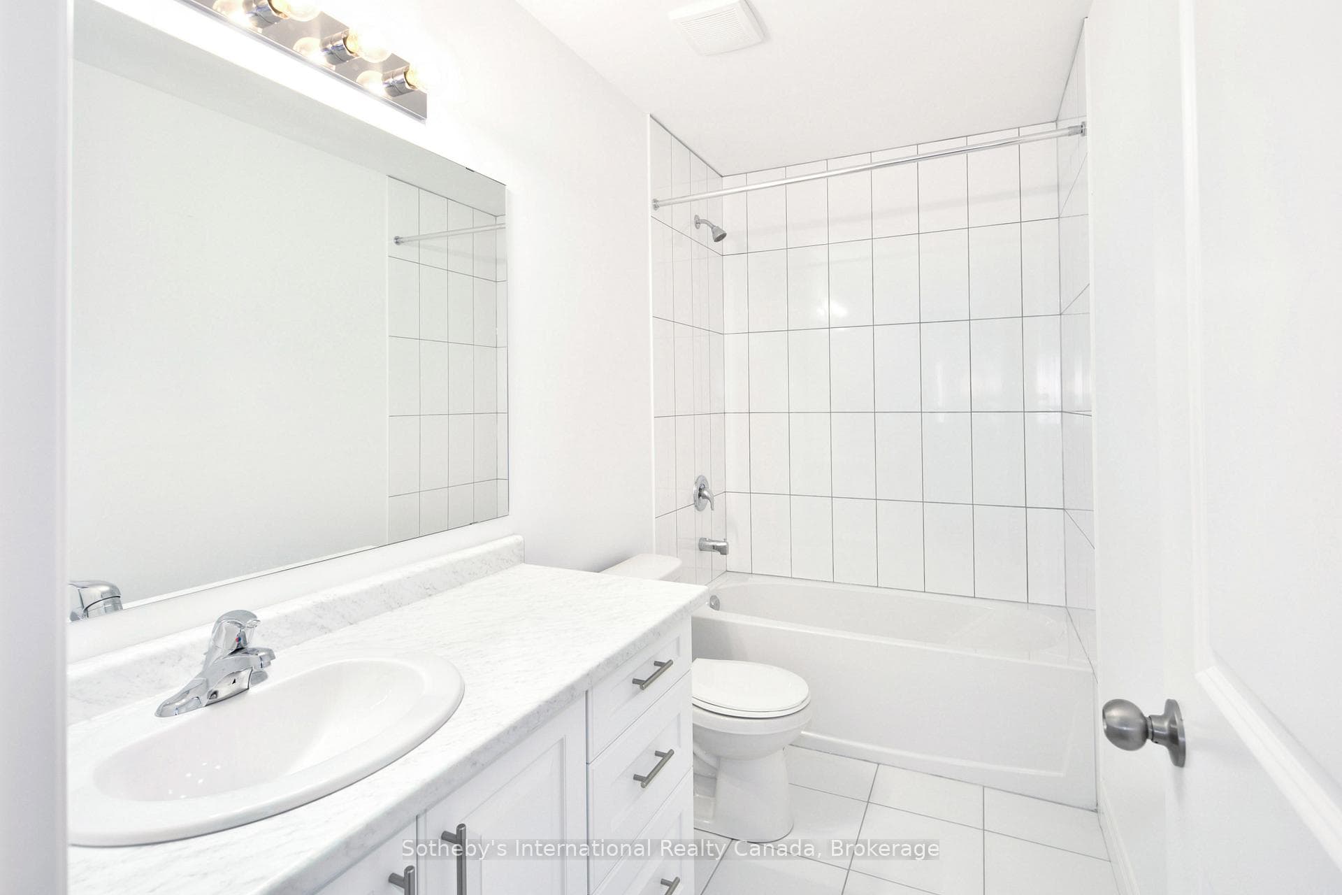 191 EQUALITY Drive photo 16