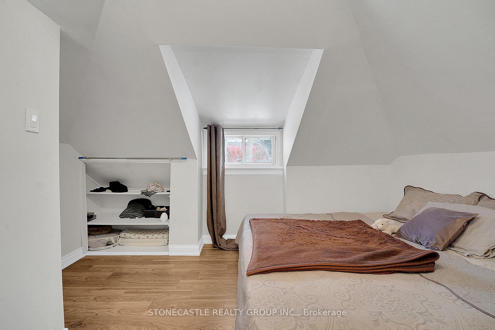 151 Richmond Street photo 11