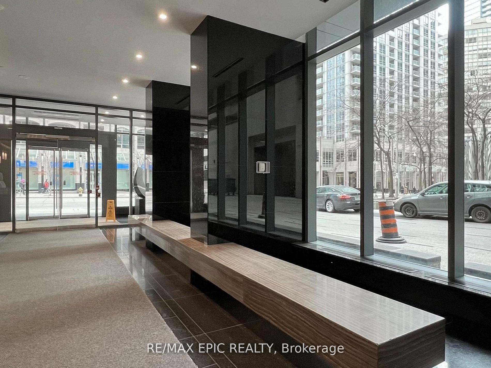770 Bay Street Unit Ph203 photo 11