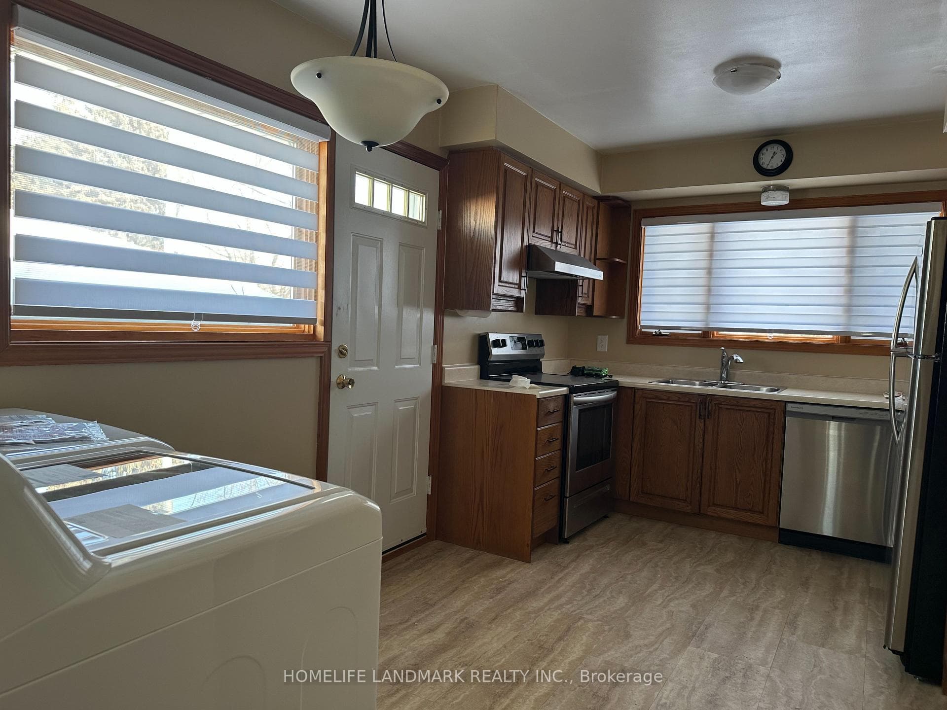 28 Landfair Crescent photo 2