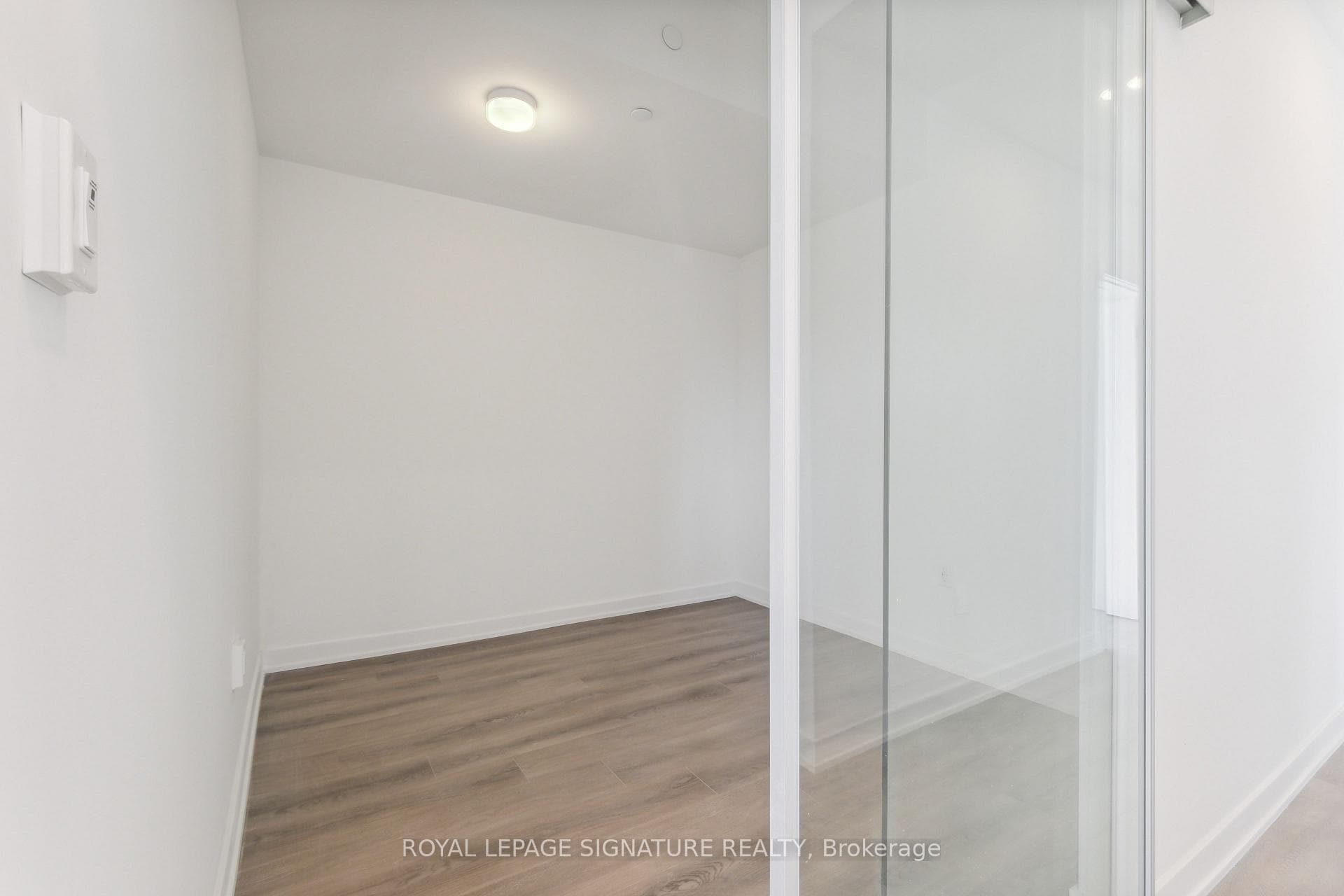 2433 Dufferin Street Unit 701 photo 14