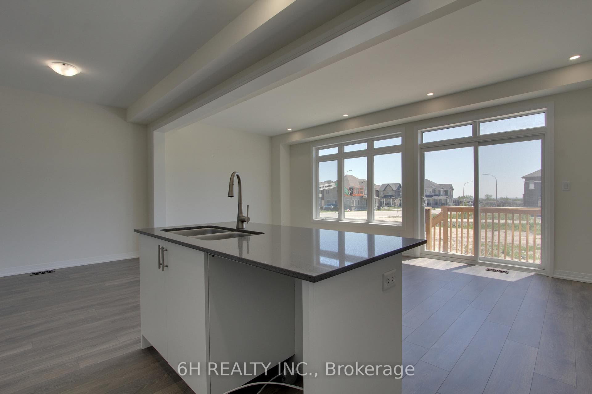 1077 Cameo Street photo 15