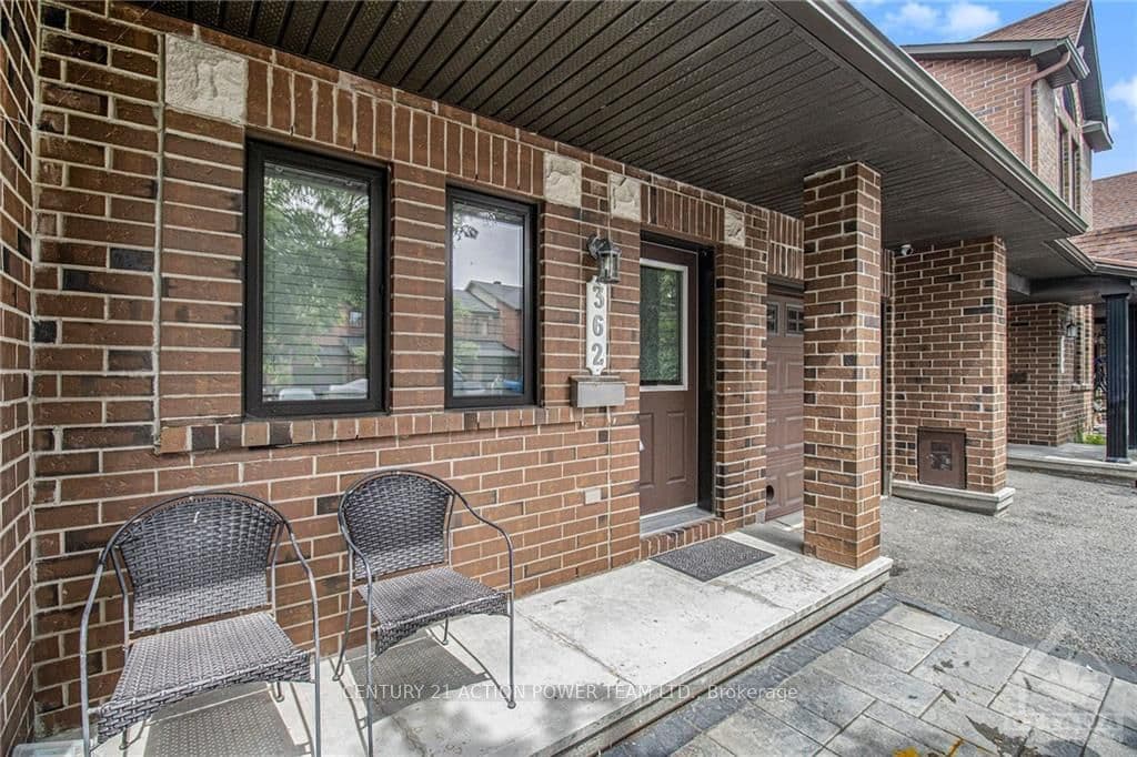 362 BALINROAN Crescent photo 4