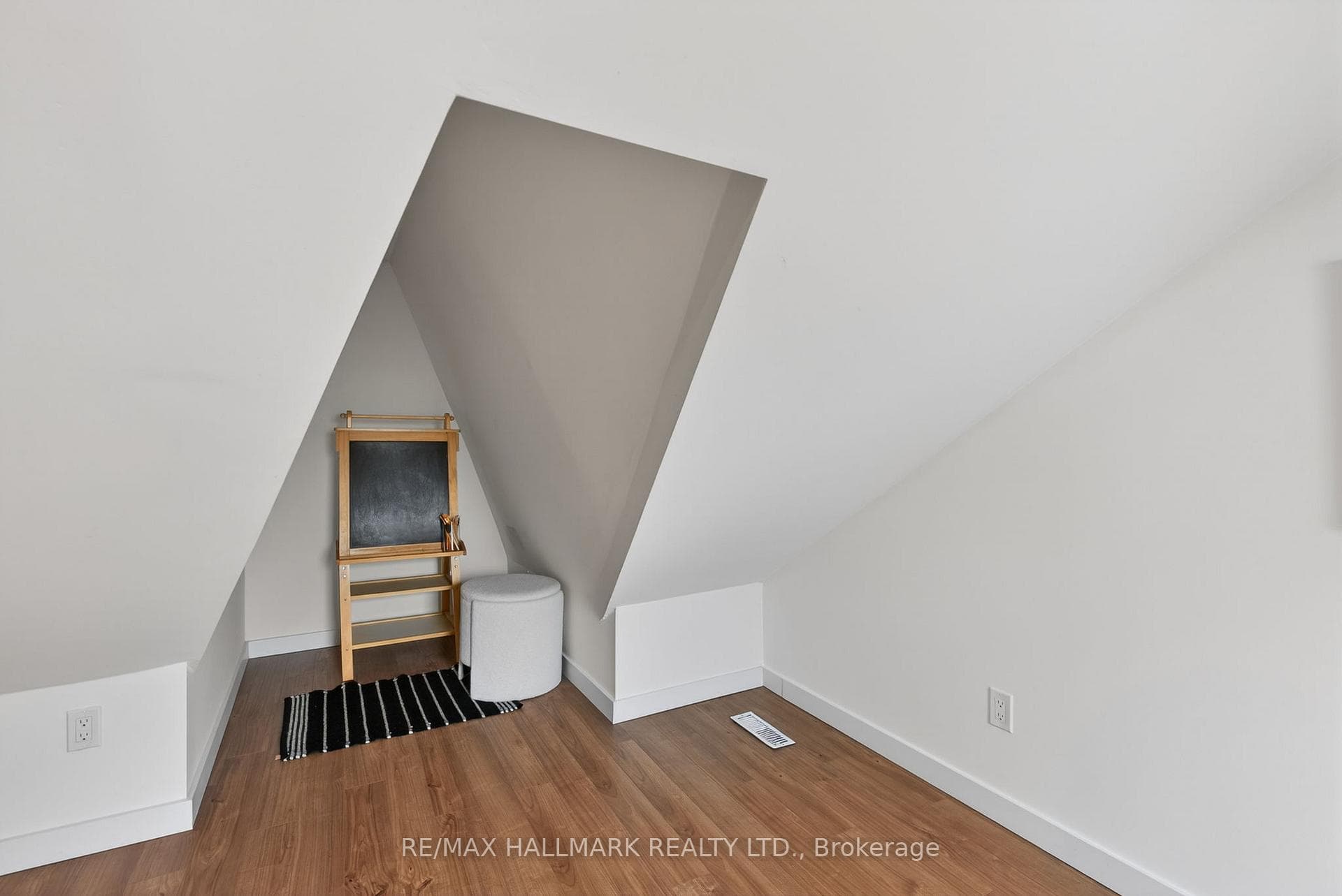 132 First Avenue photo 22