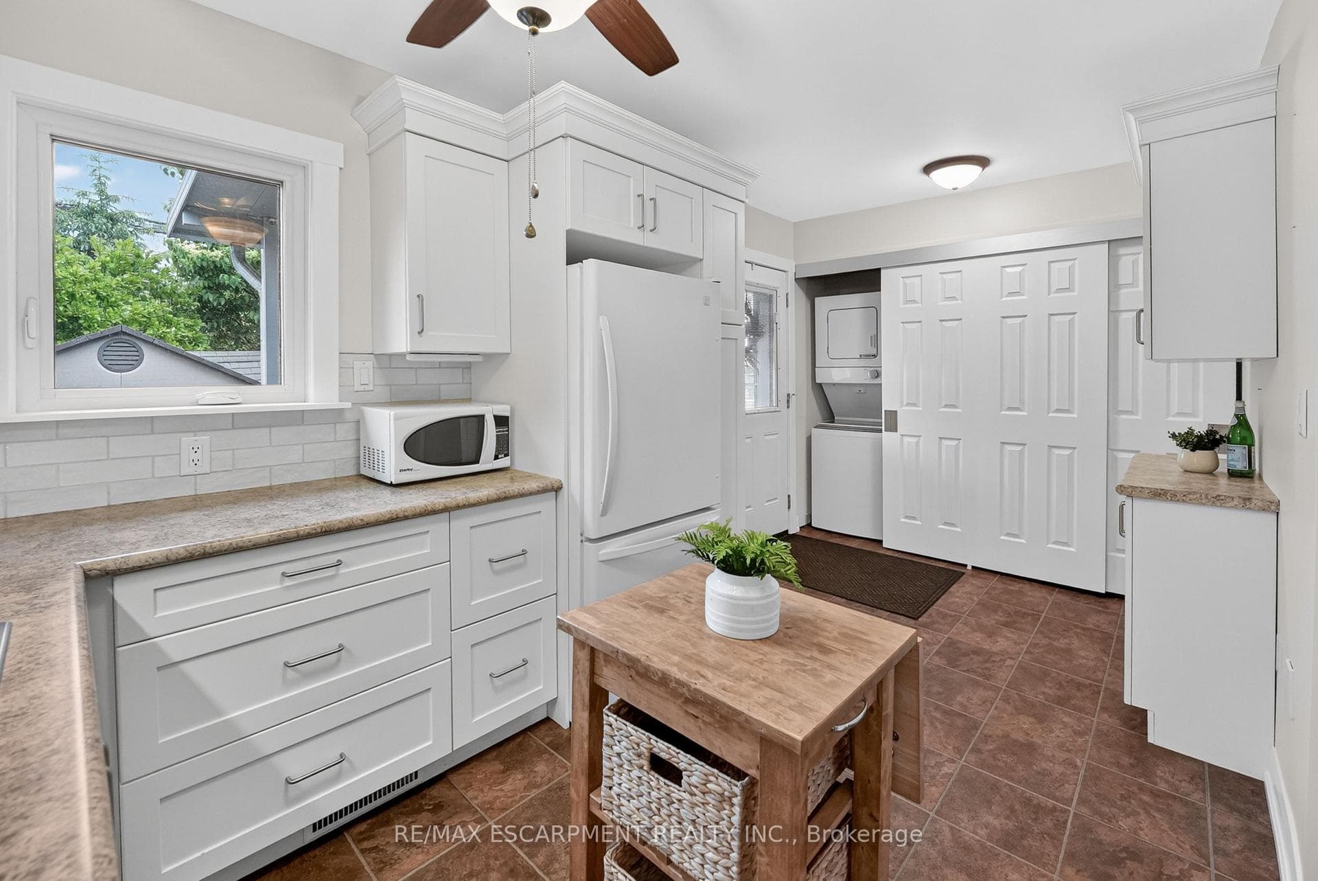 272 Cope Street photo 14