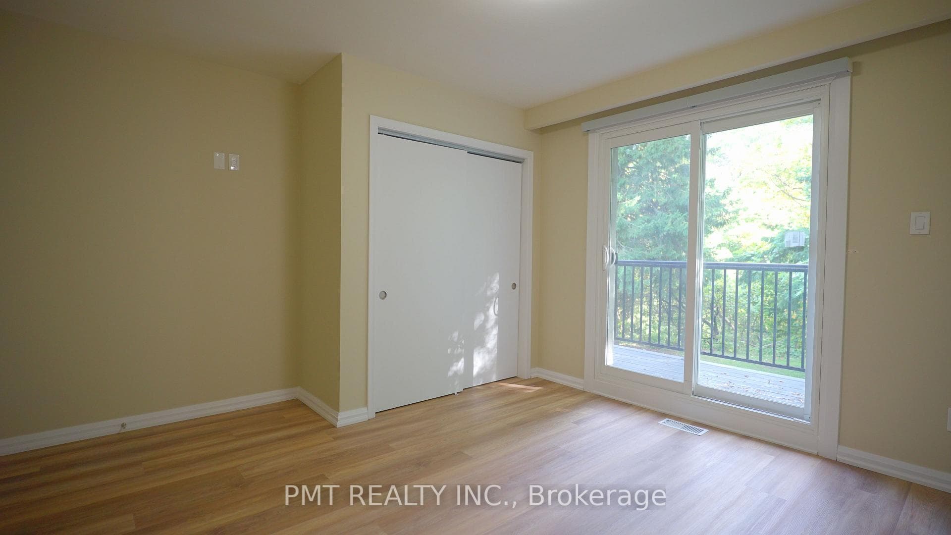17 Ravenview Drive Unit Main photo 12