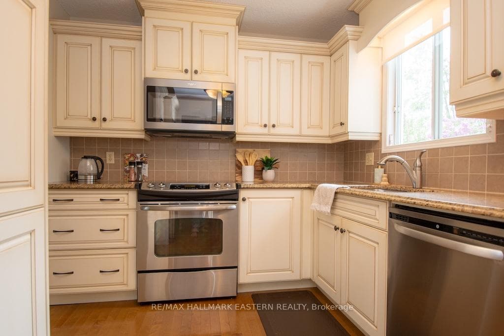 33 Rolliston Street photo 13
