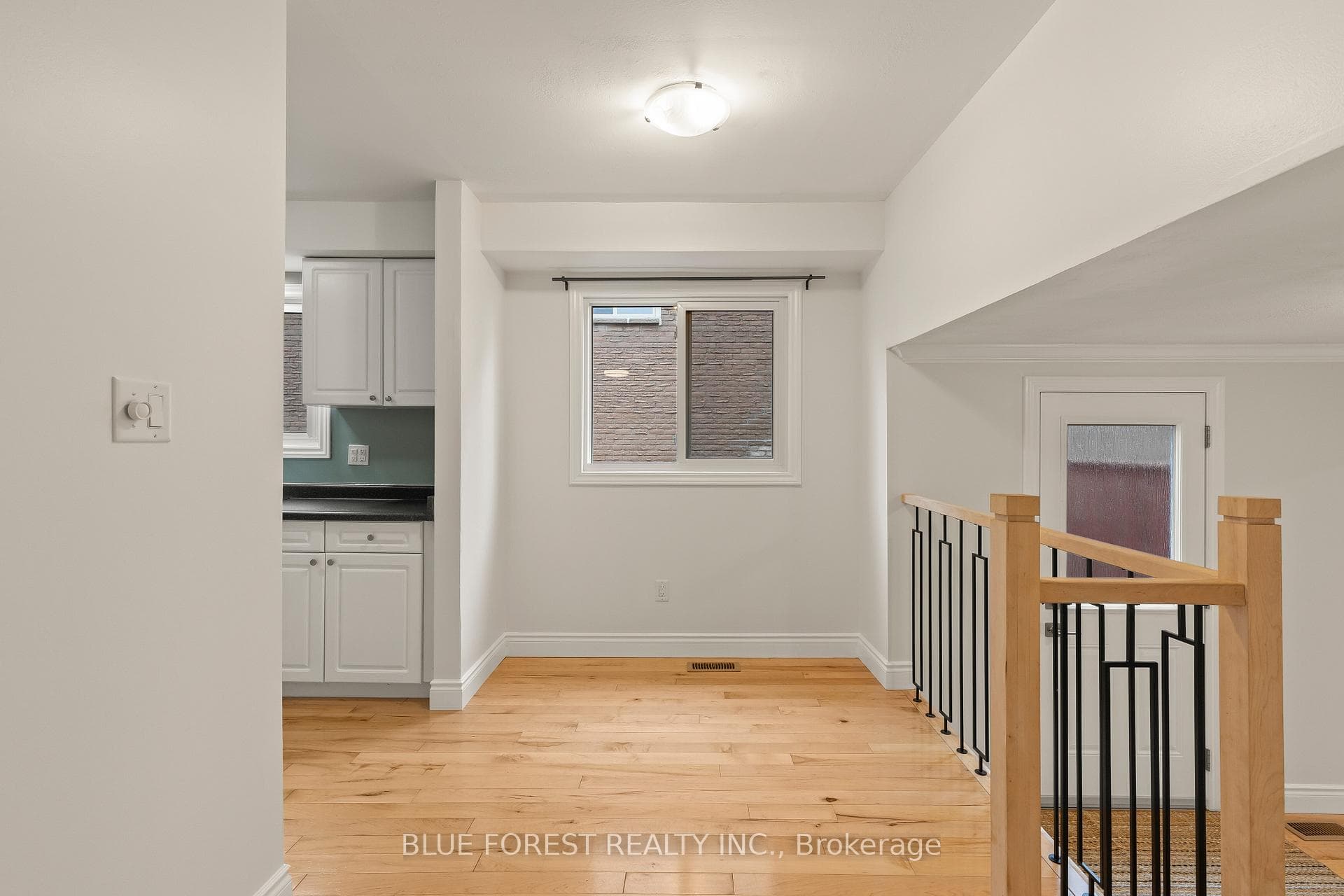 Breakfast area - Main level