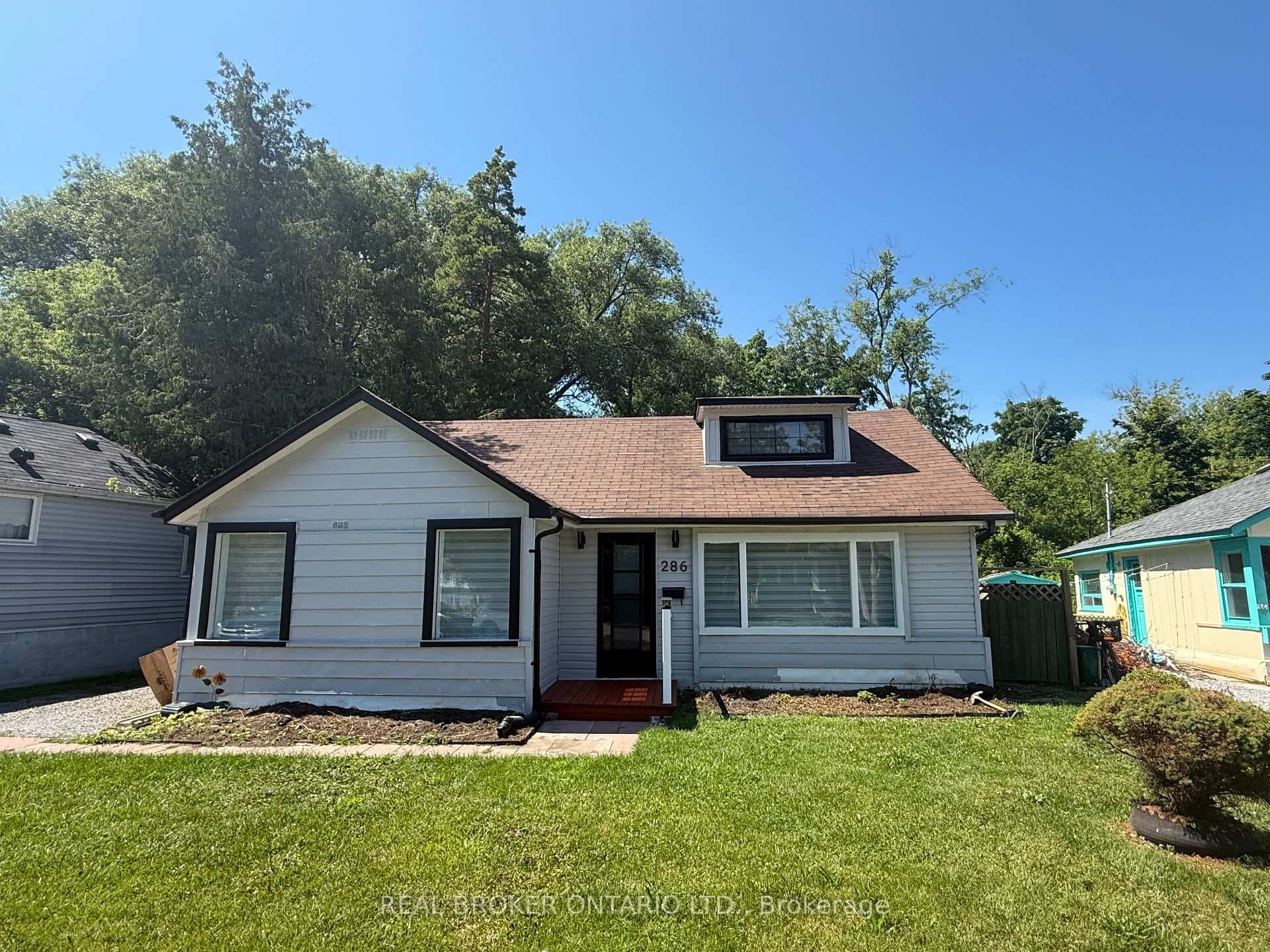 286 Crestwood Drive photo 1