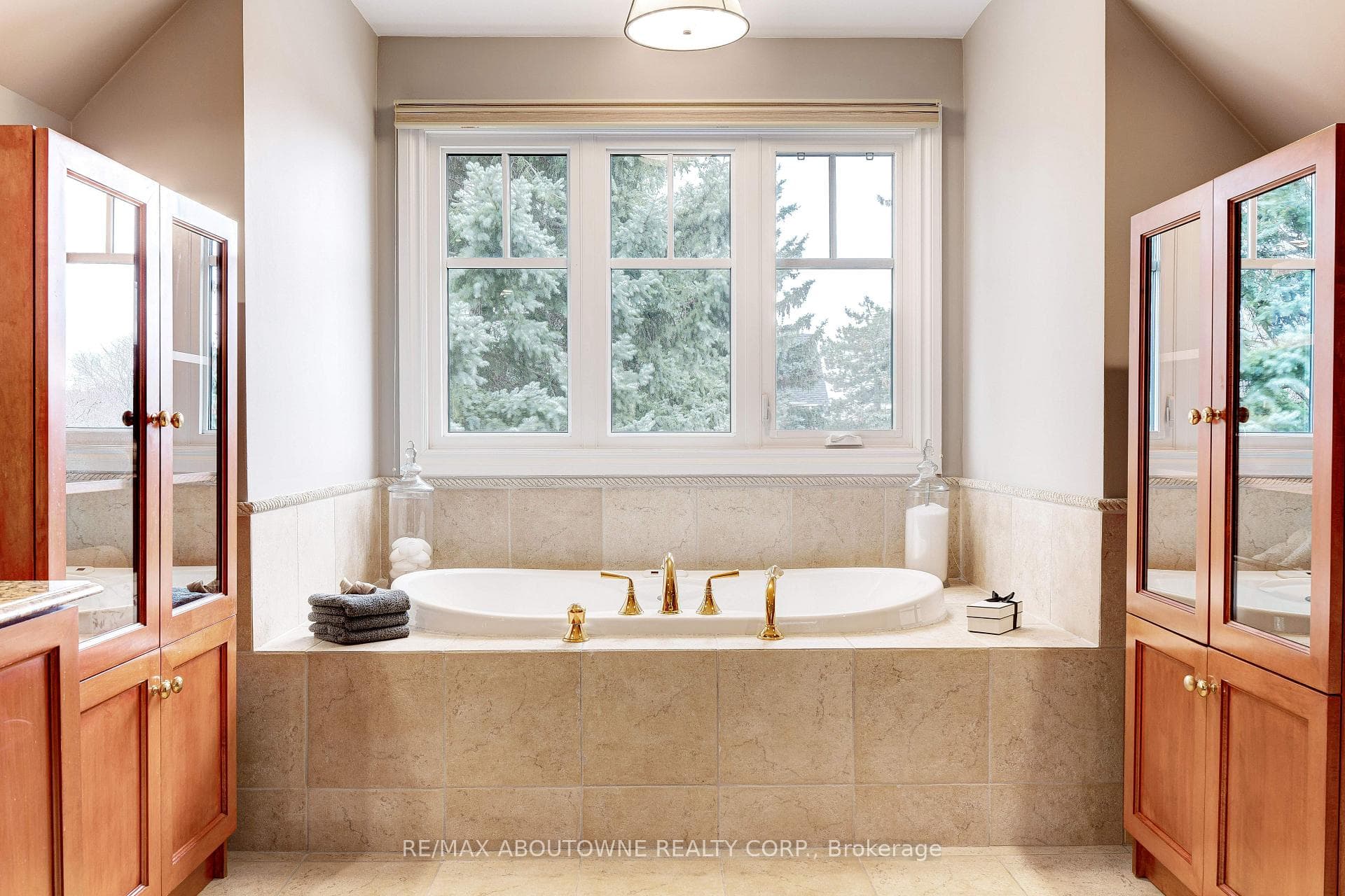 1408 The Links Drive photo 22