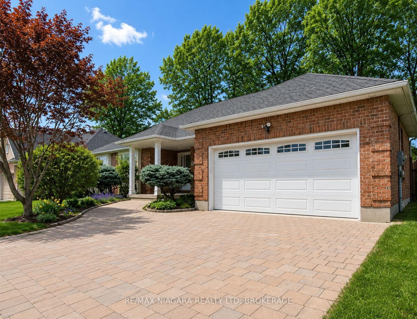 8165 Mount Olive Crescent photo 2
