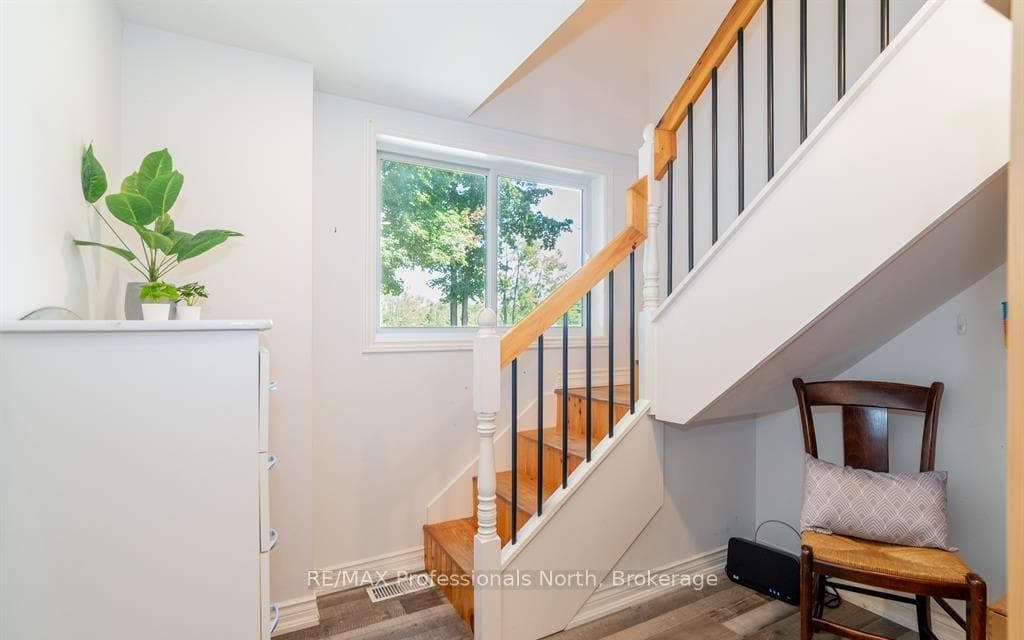 899 KATRINE Road photo 25