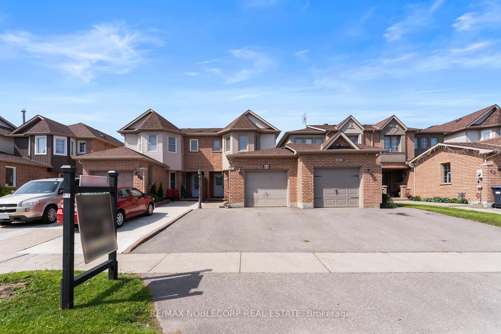 44 Hanton Crescent photo 4