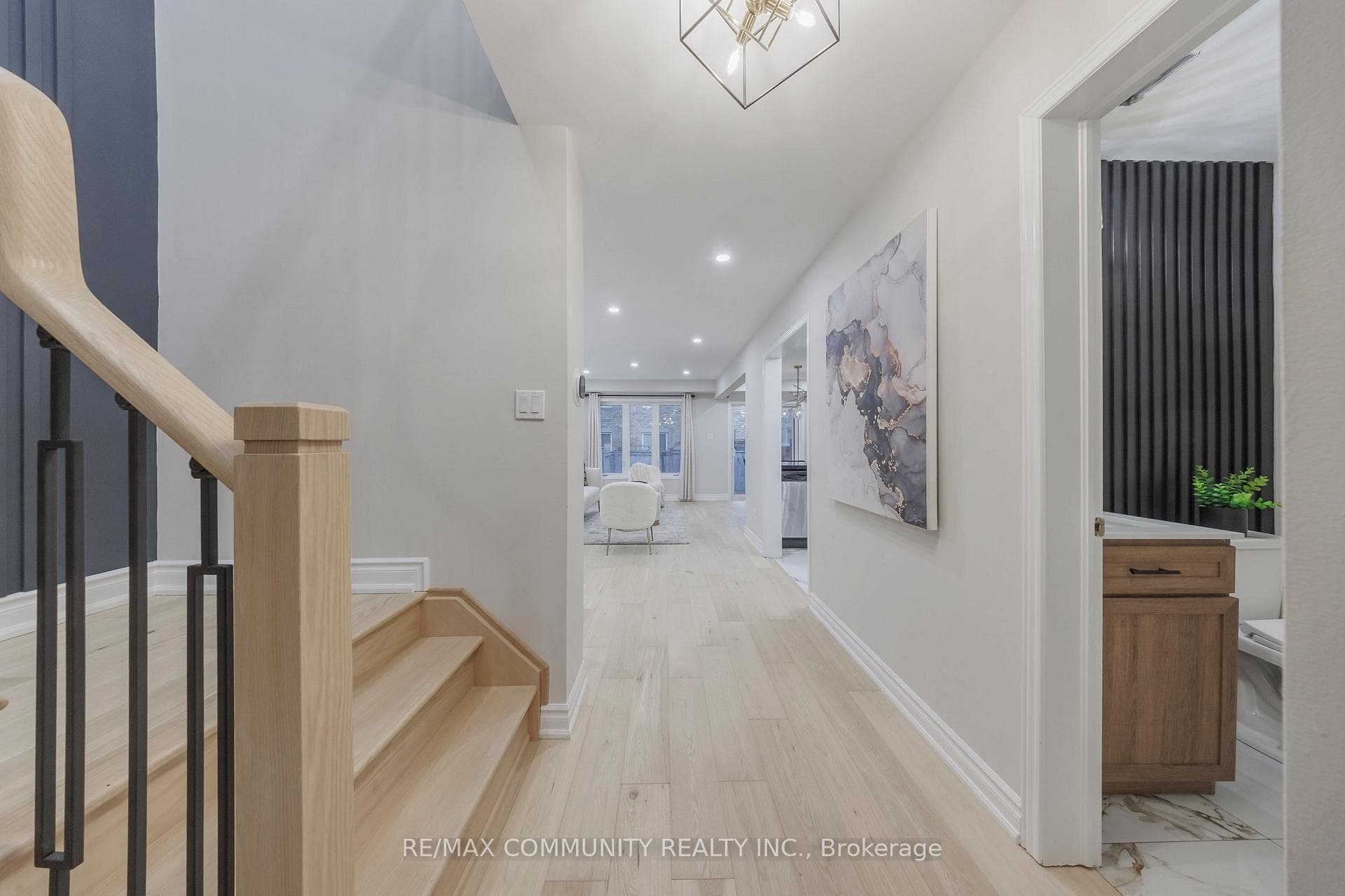 12 Tait Court photo 5