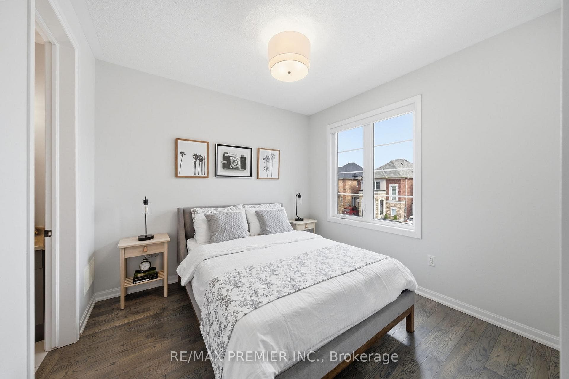 367 Begonia Gardens photo 25