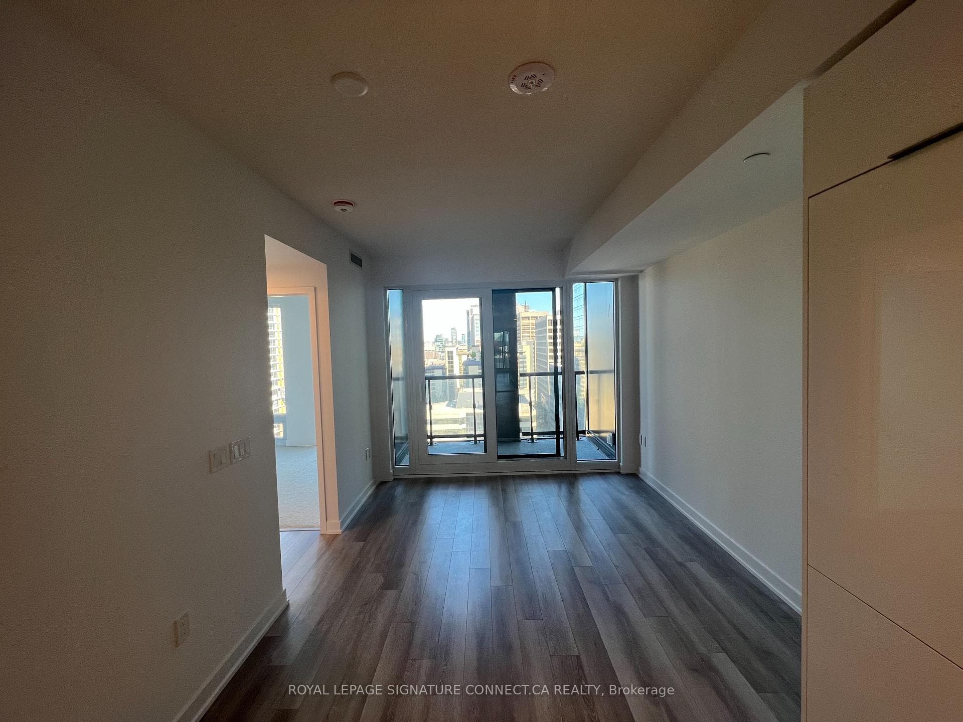 238 Simcoe Street Unit 1601 photo 4