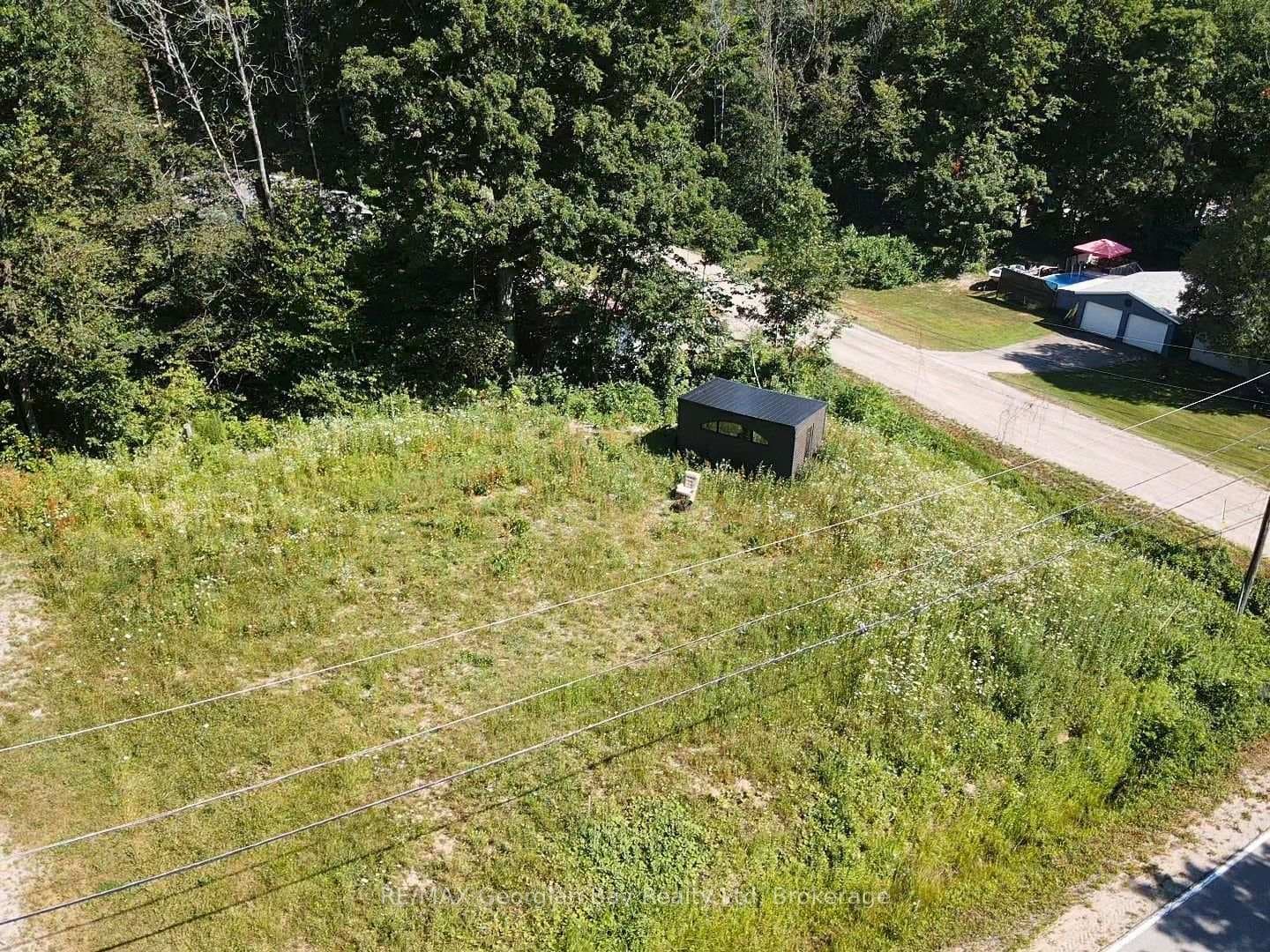 440 David Avenue photo 2