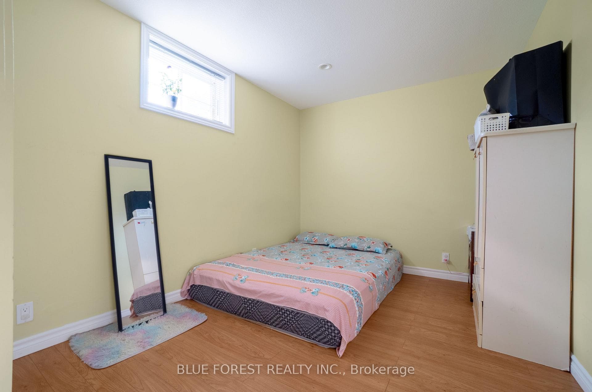 1817 Gough Avenue photo 37