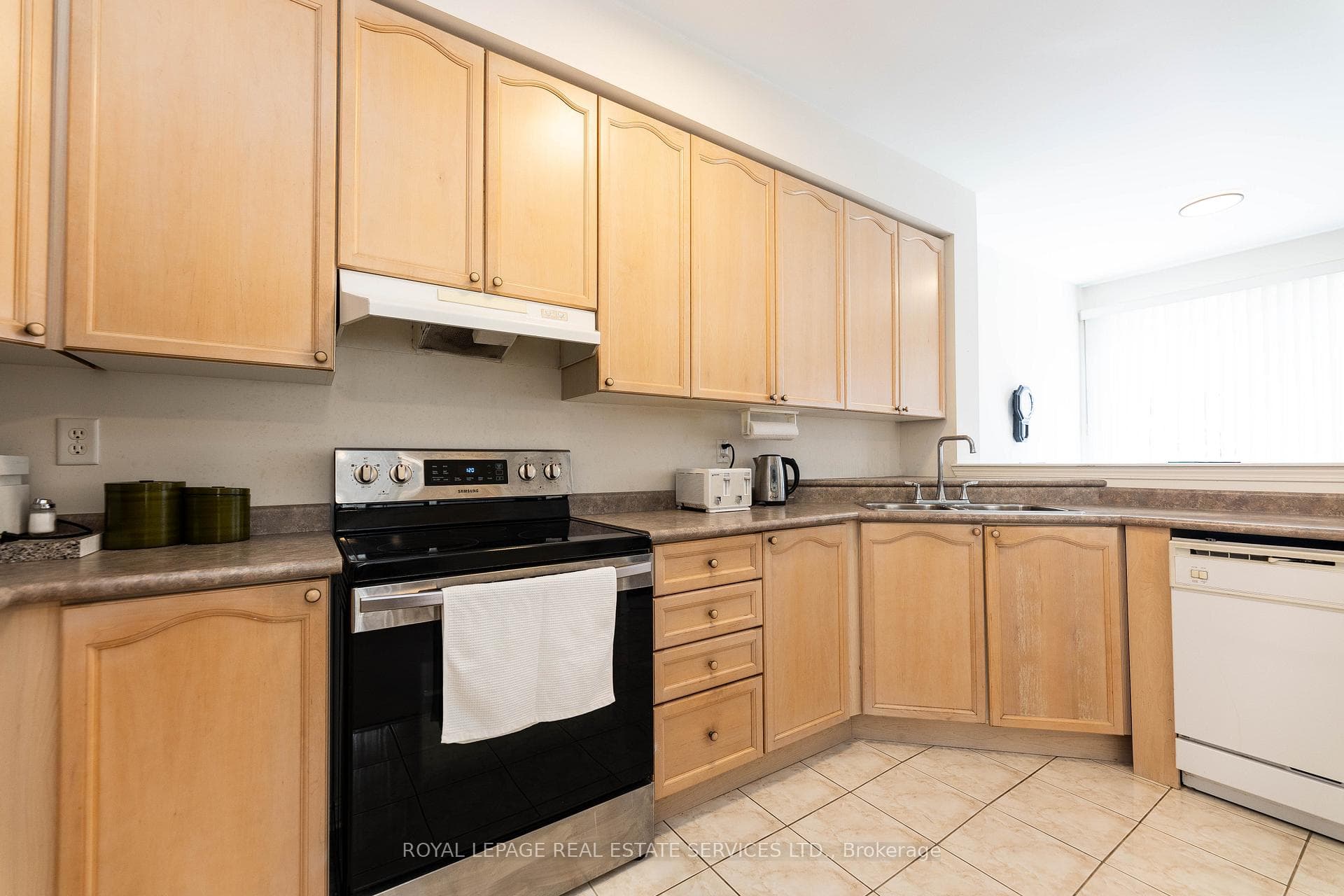 1256 Galesway Boulevard photo 11