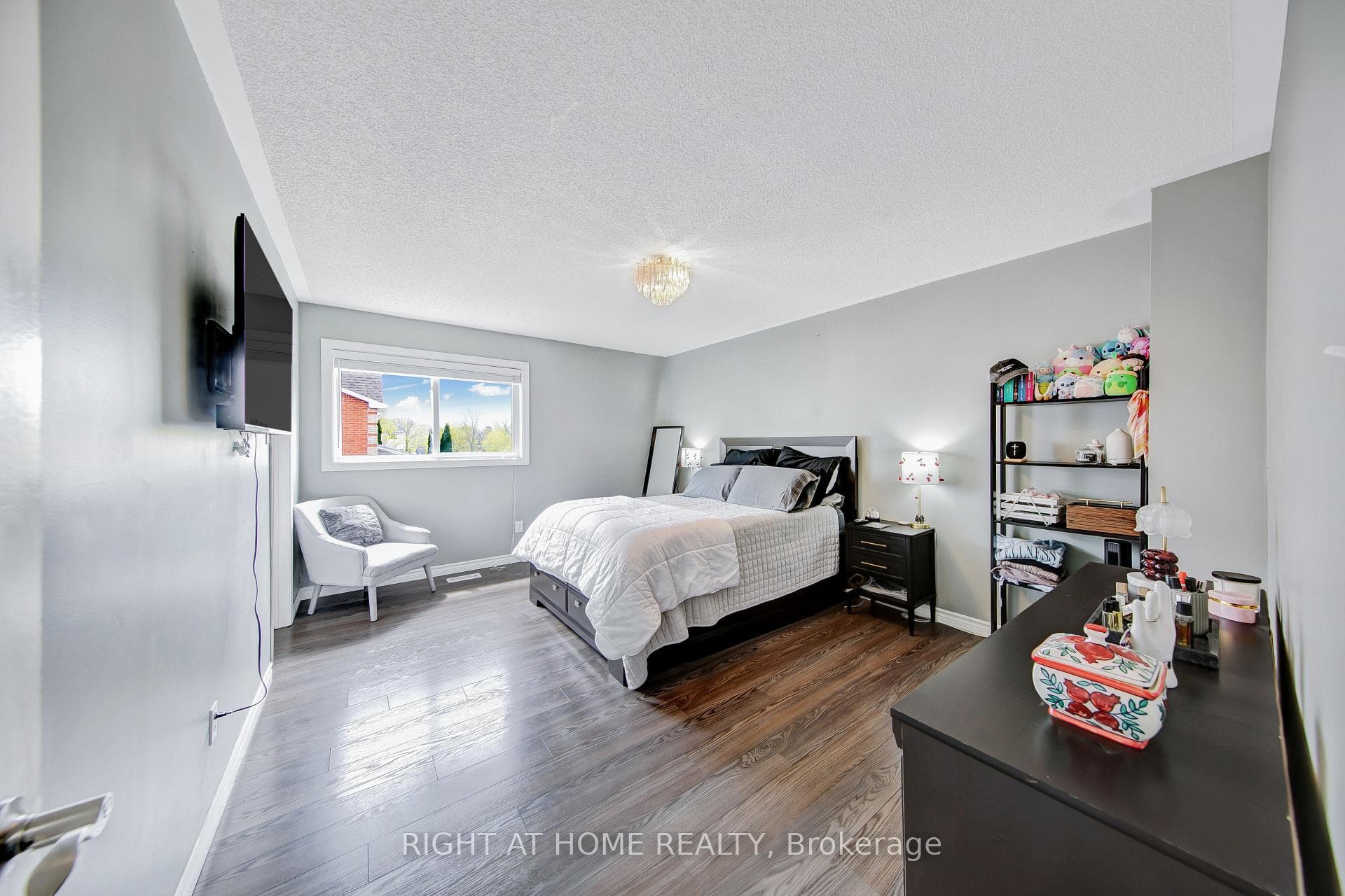 11 Potter Crescent photo 11