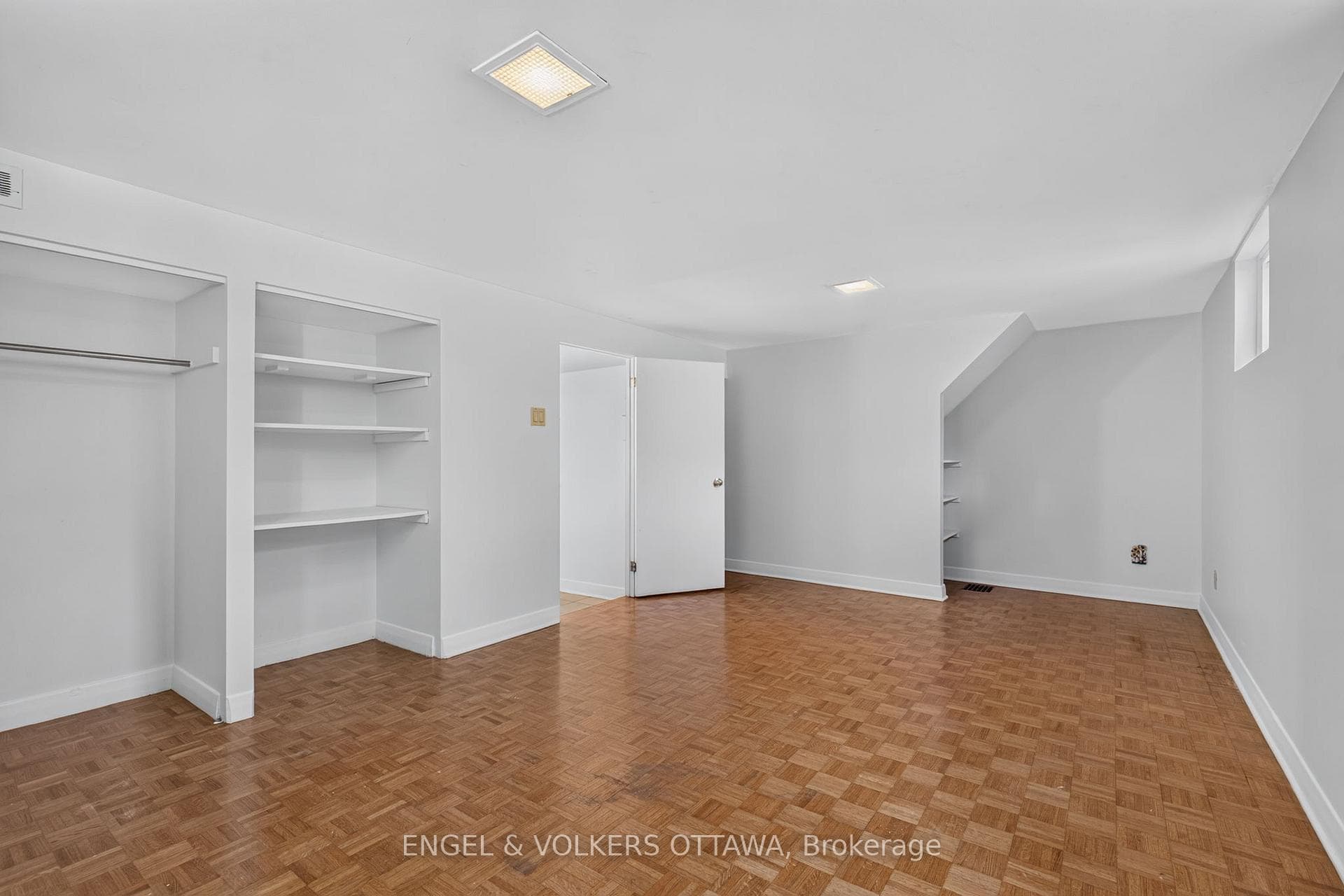 2439 Alta Vista Drive photo 22
