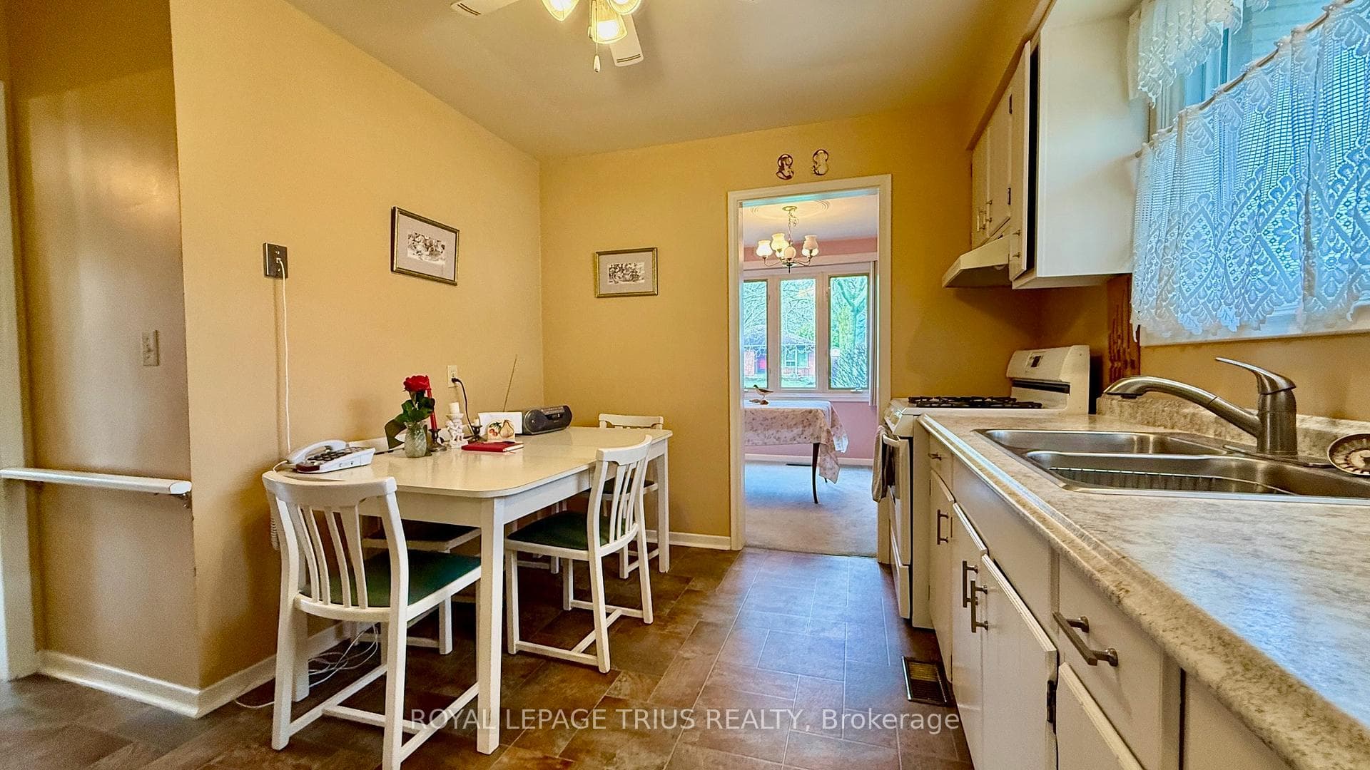 123 Oak Street photo 10