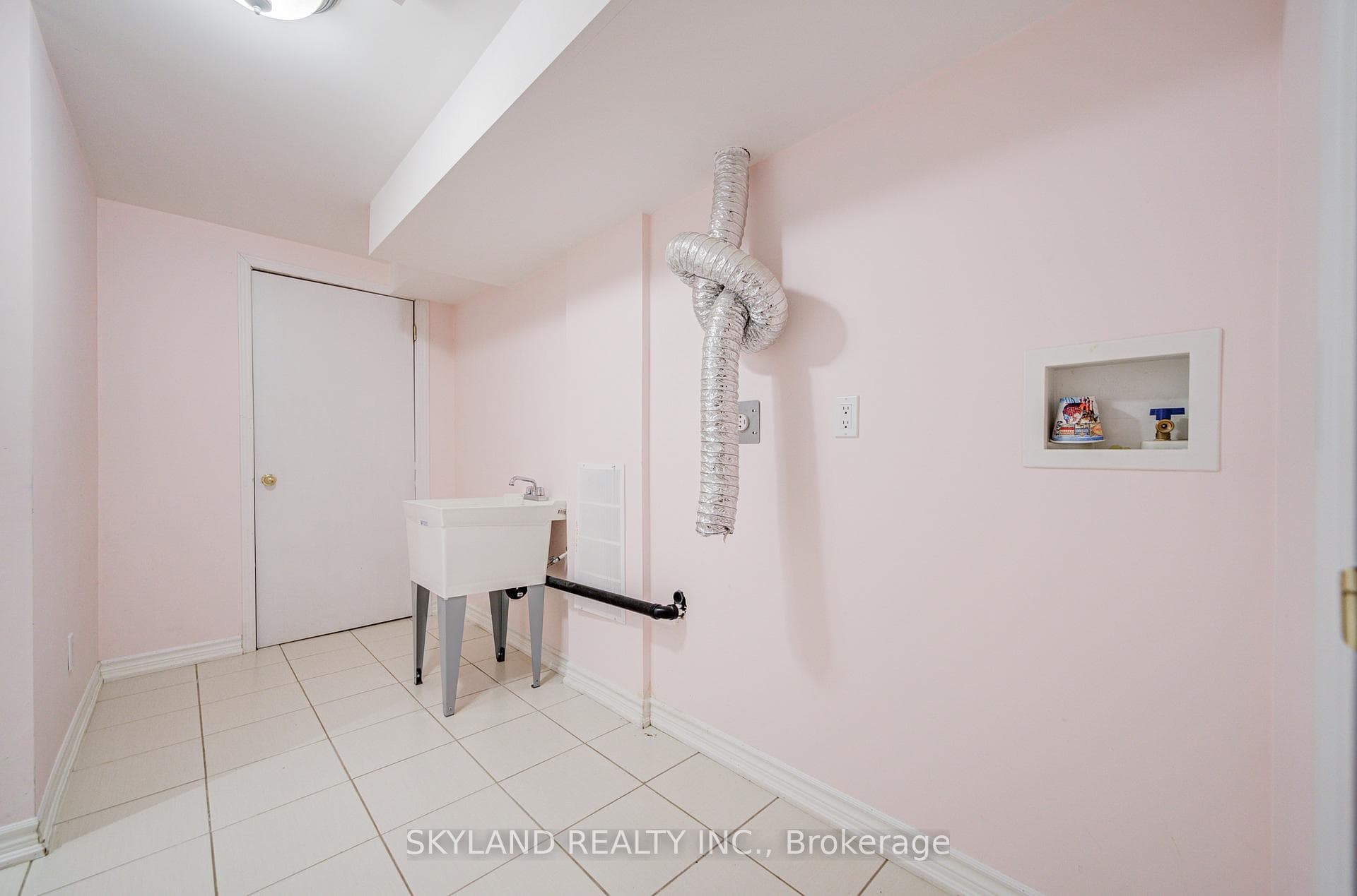 78 Monteith Crescent photo 5