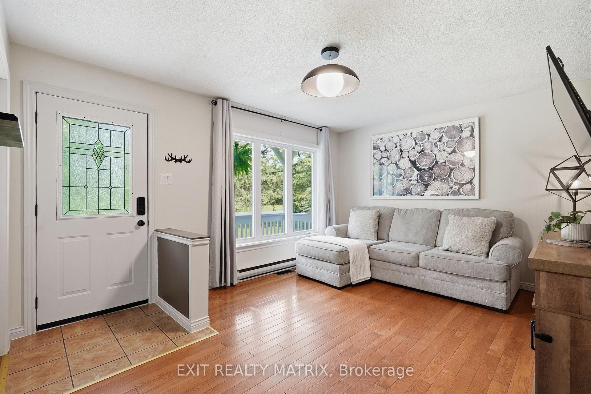639 Boundary Road photo 5