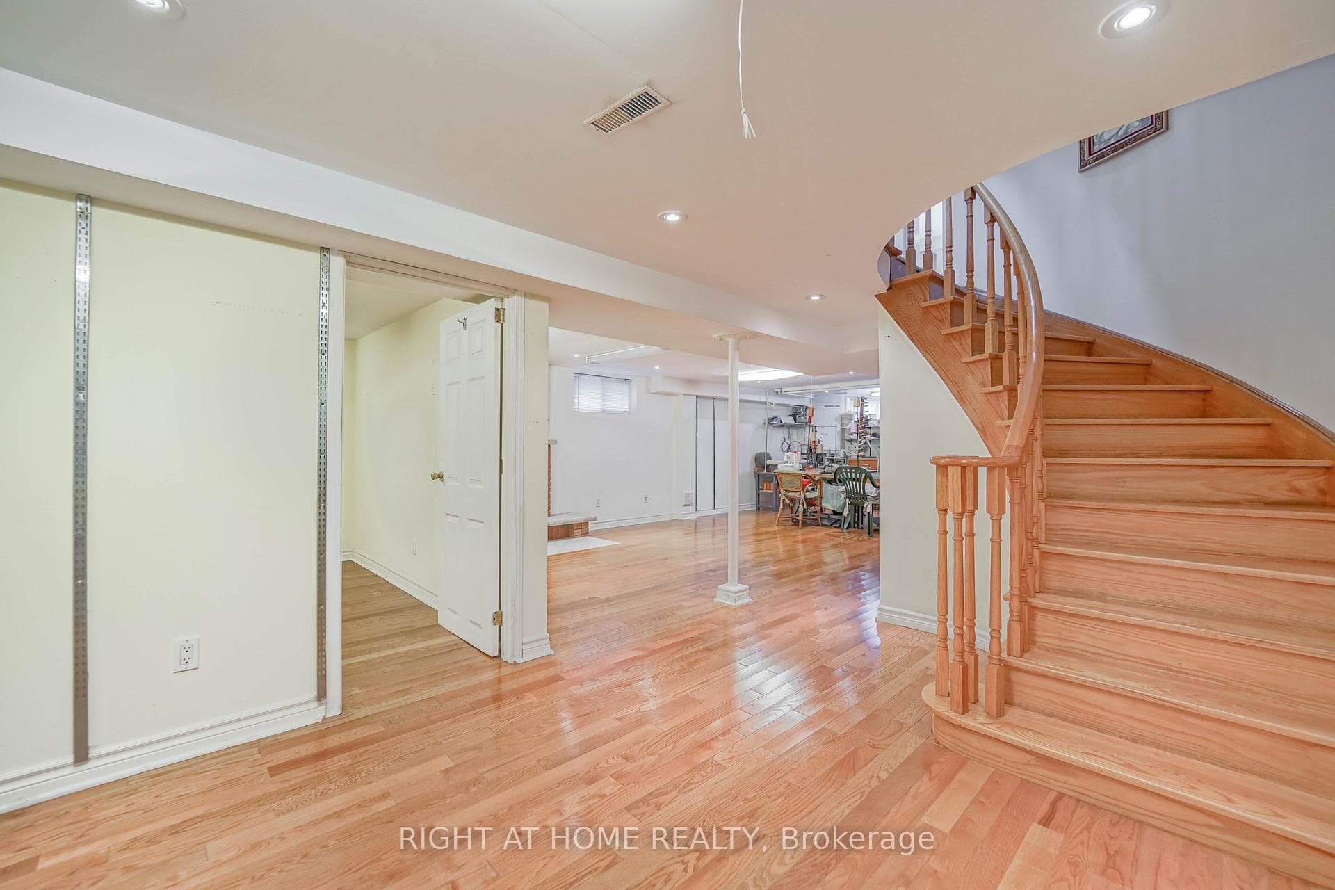2 Lapworth Crescent photo 26