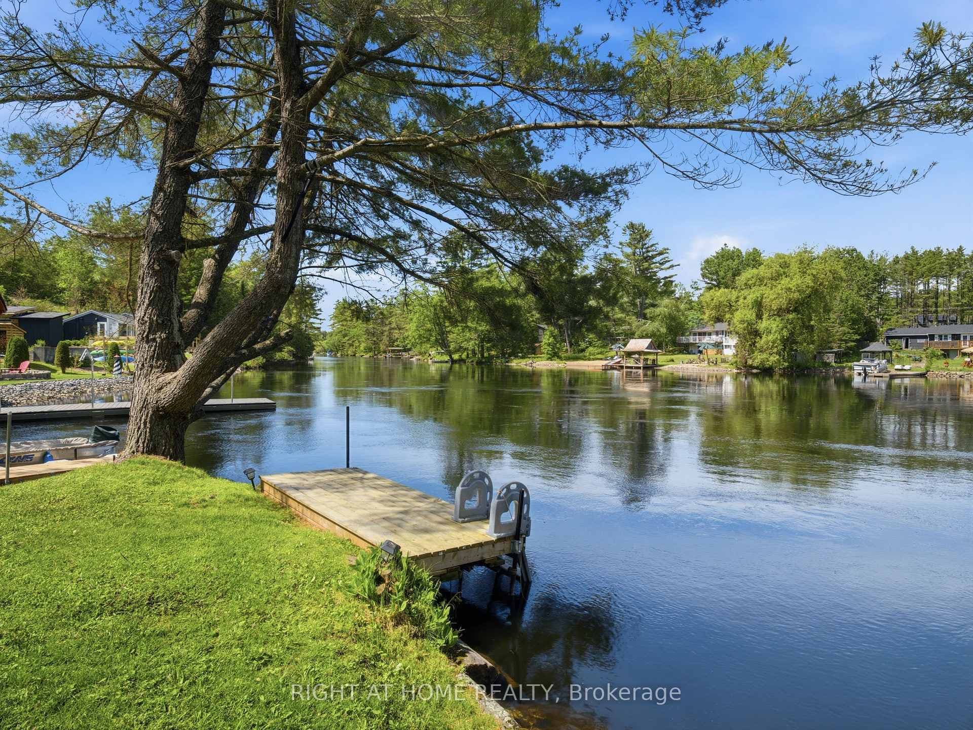 8168 Laidlaw Avenue photo 2