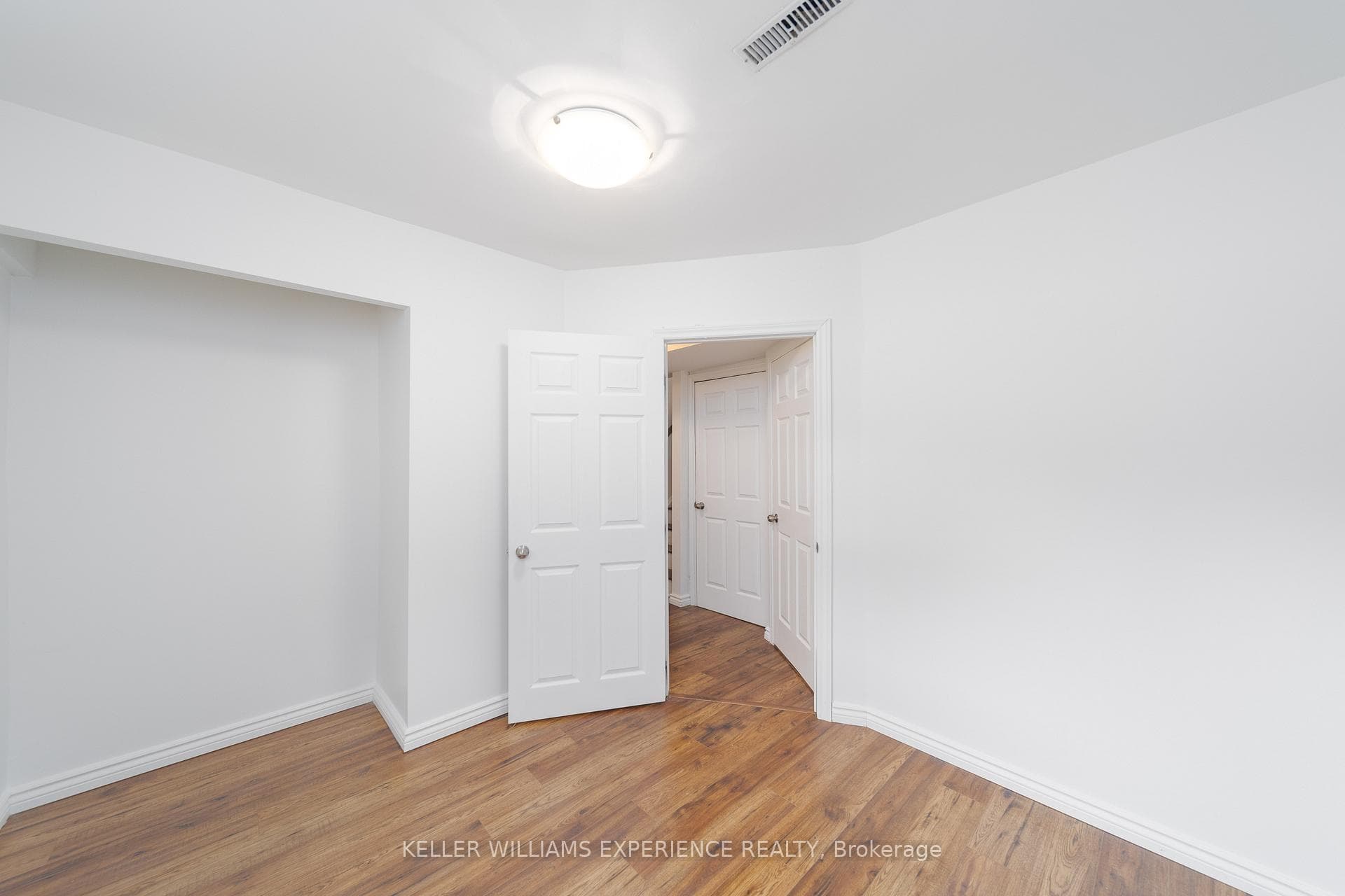 35 HARWOOD Drive photo 20