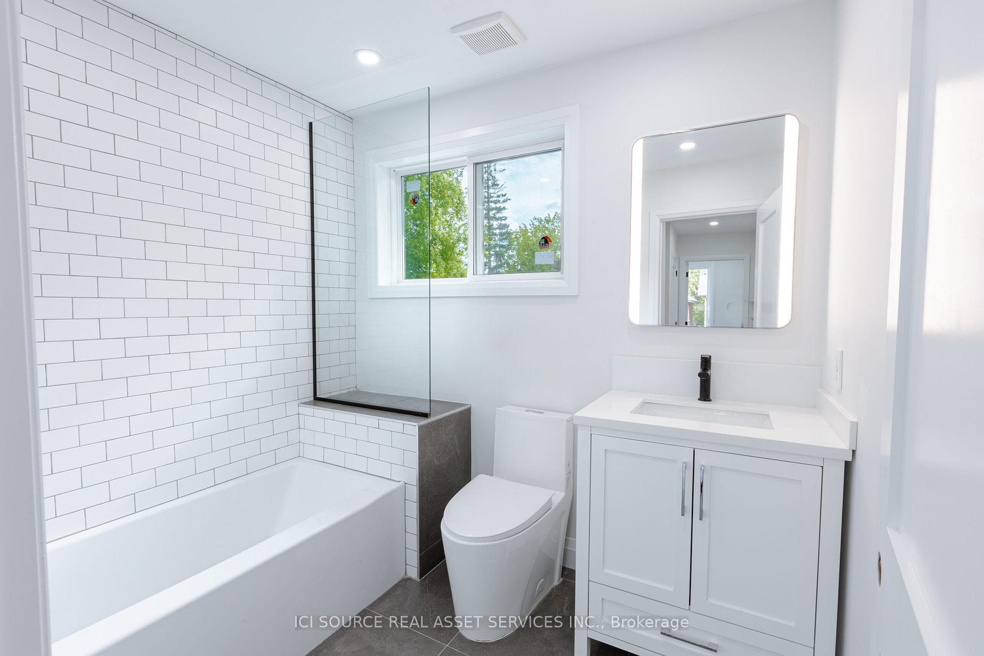 56 Nassau Street photo 18