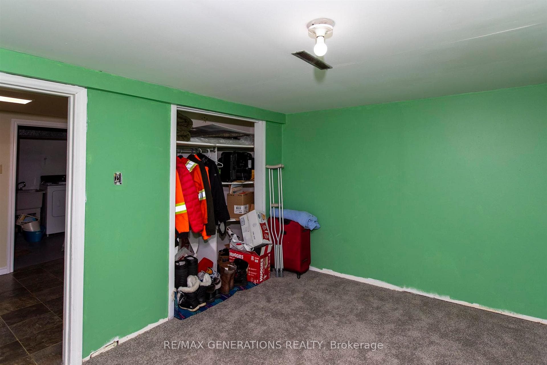 210 Bruce Street photo 20