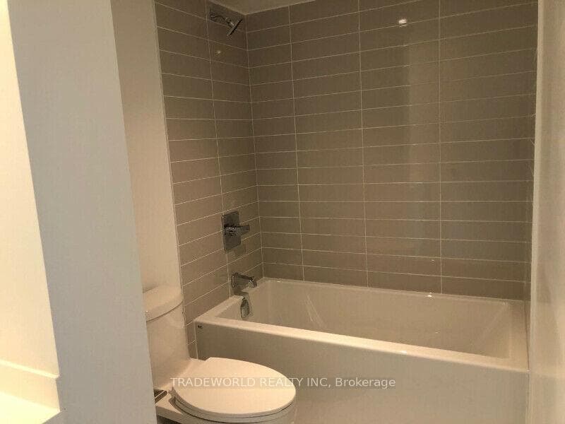 181 Huron Street Unit 707 photo 9