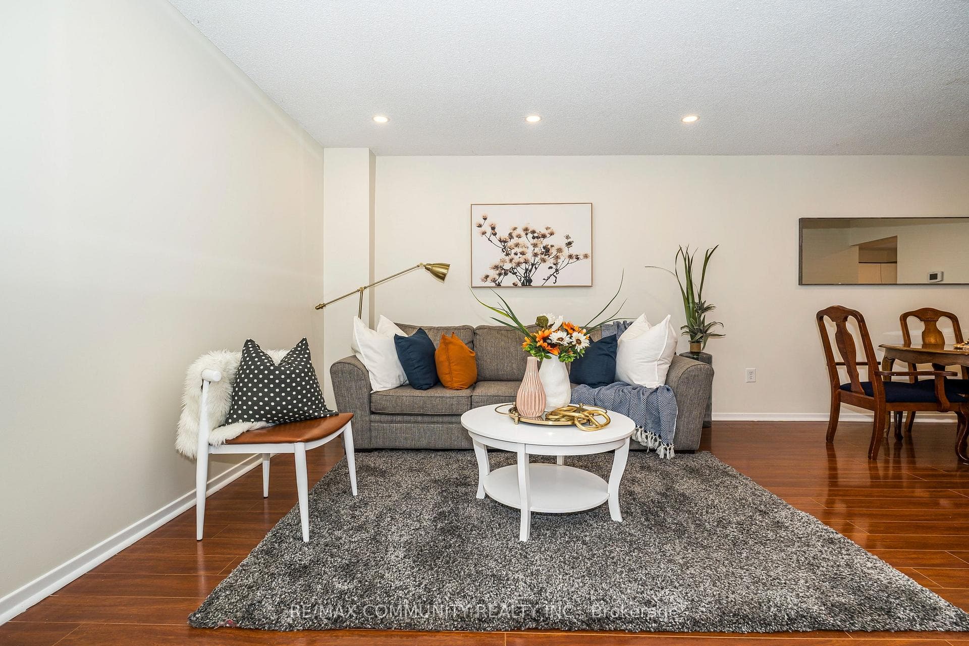 70 Tams Drive photo 2