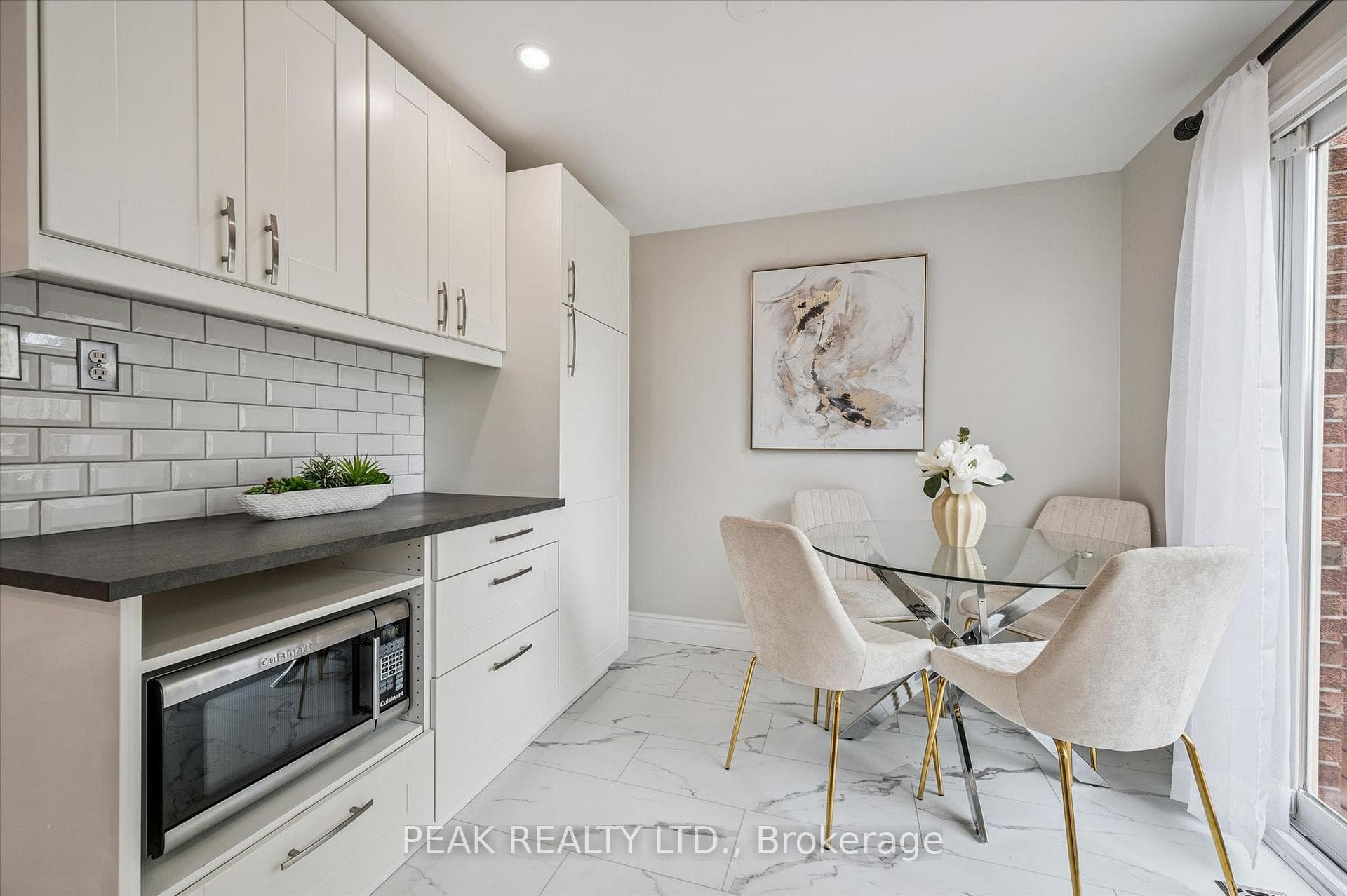 694 Highpoint Avenue Unit B photo 13