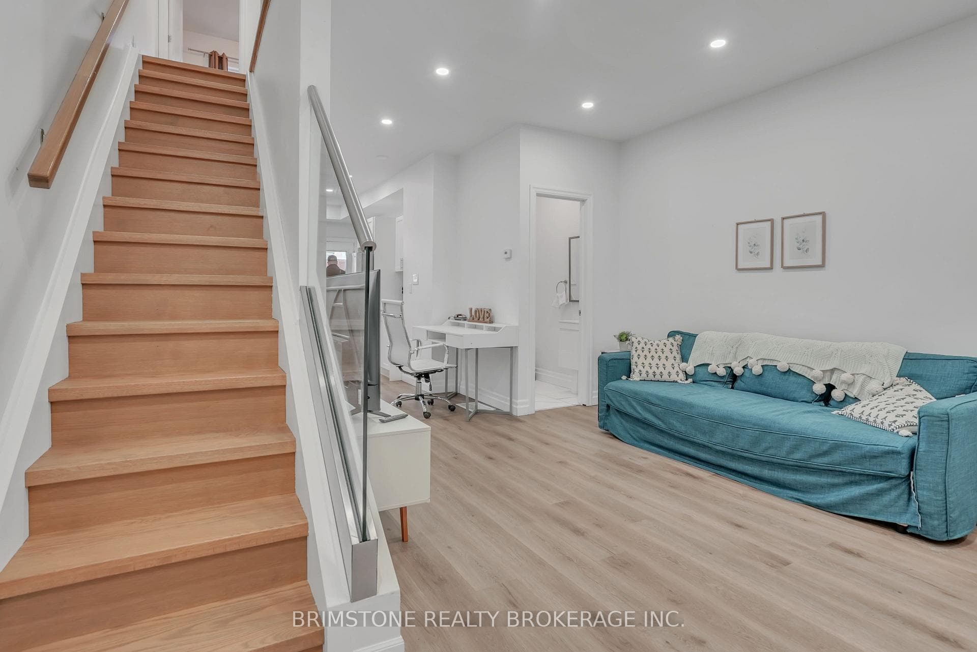 130 Mulock Avenue photo 2