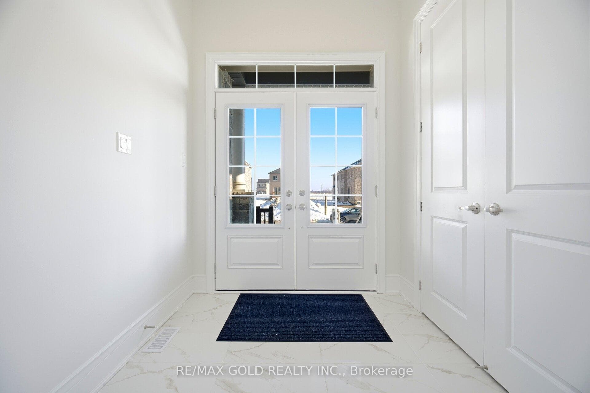 32 Addison Street photo 2