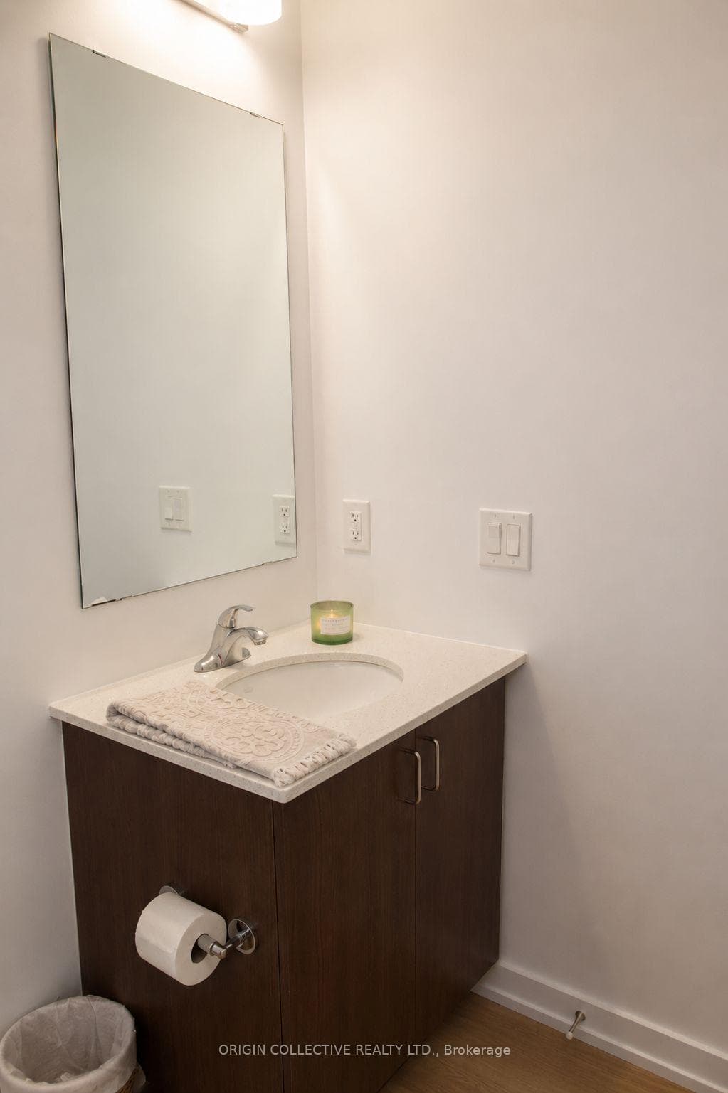 430 Essa Road Unit 206 photo 15