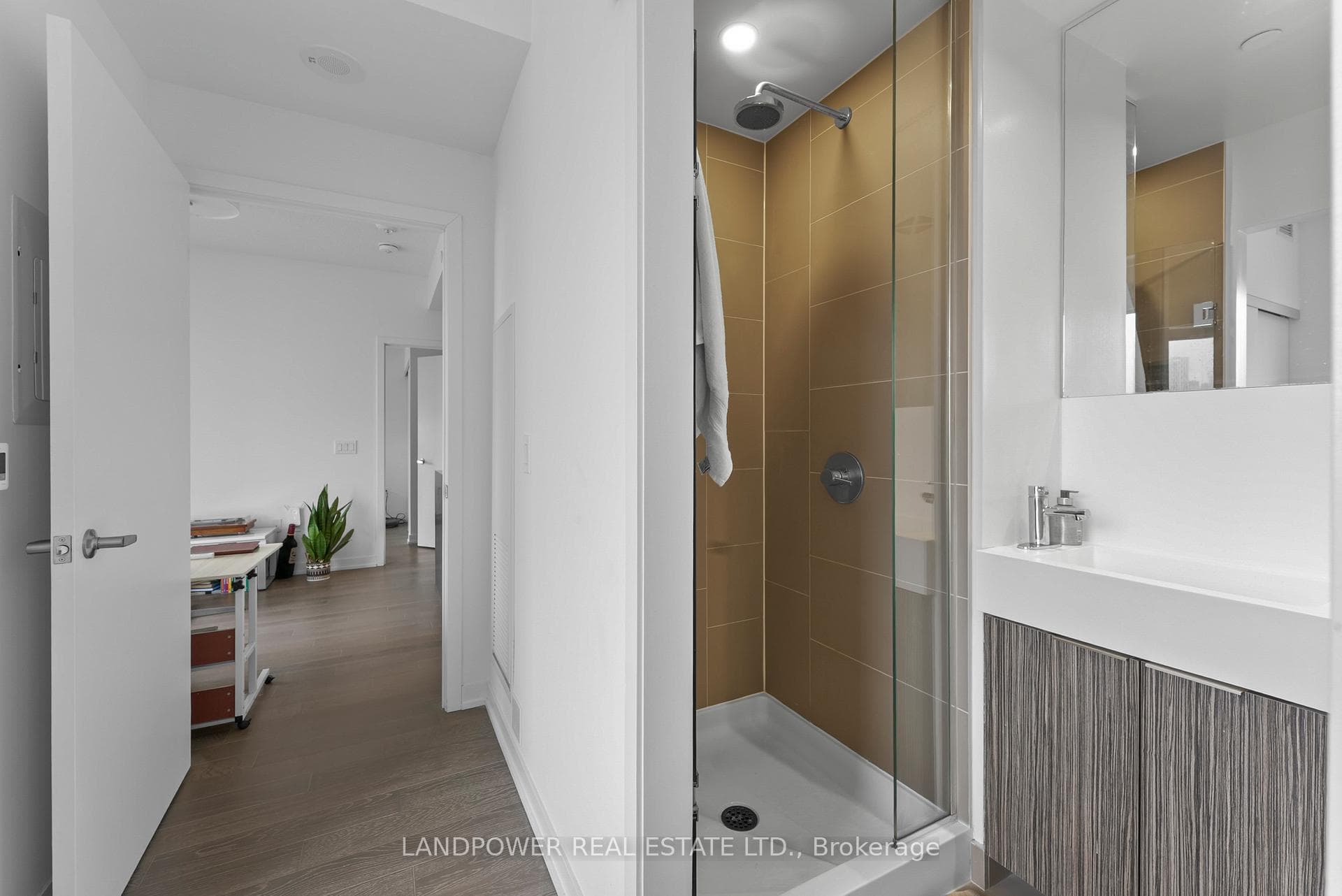 20 Richardson Street Unit 718 photo 9